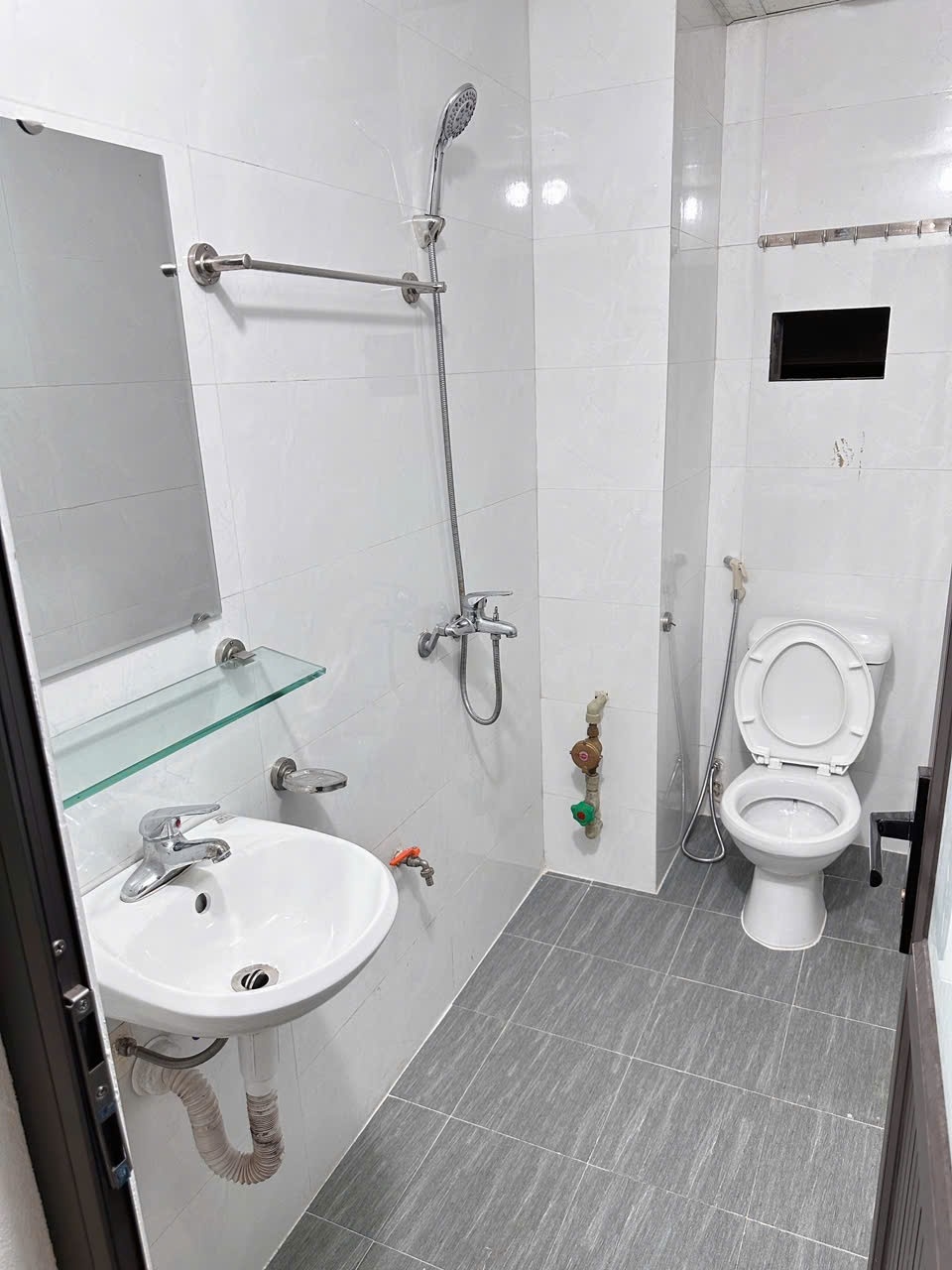 Phòng trọ Studio 24m2 tại QHOME Hoàng Ngân - Thanh Xuân - Phòng tắm