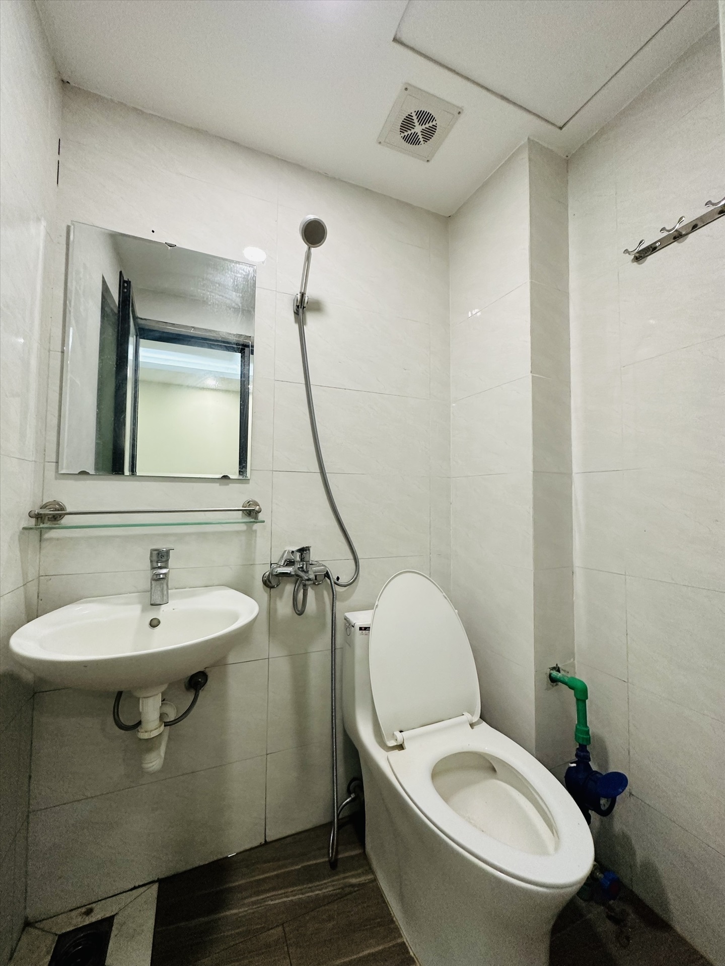 Phòng trọ Studio 20m2 tại NV Home Võ Chí Công - Cầu Giấy - Phòng tắm