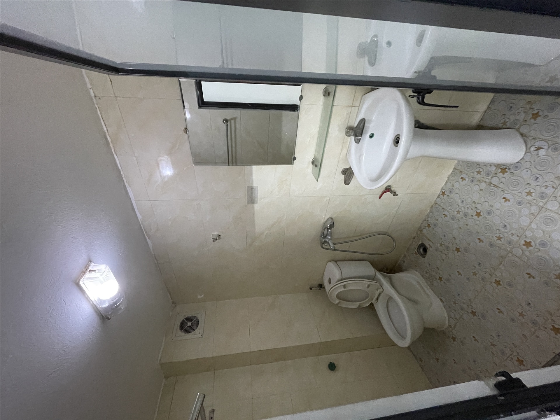 Phòng trọ Studio 25m2 tại TL Home Mễ Trì Thượng - Nam Từ Liêm - Phòng tắm