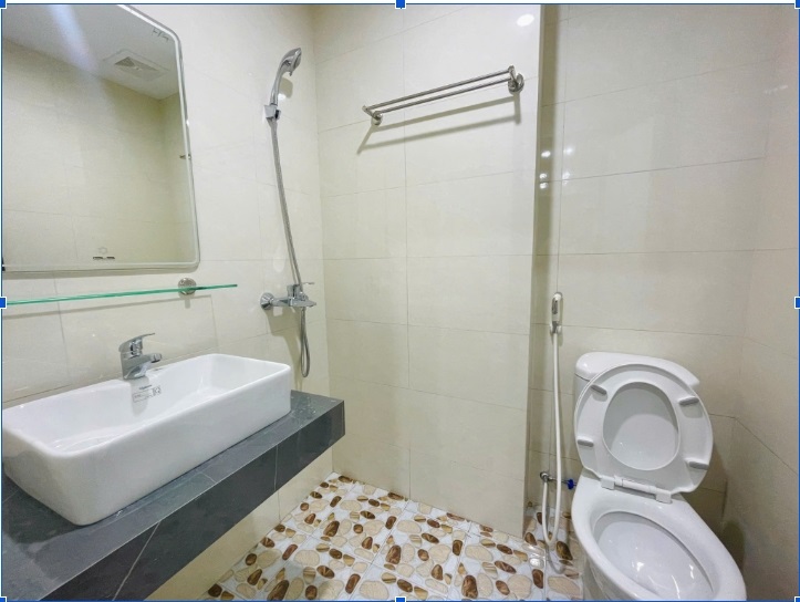 Phòng trọ Studio 33m2 tại KC Land Trung Kính - Cầu Giấy - Phòng tắm
