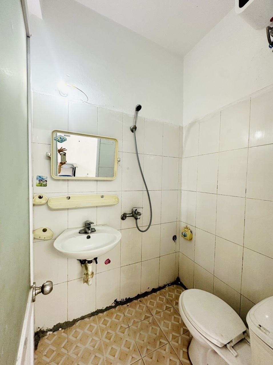 Phòng trọ Studio 24m2 tại NT House Trần Thái Tông - Cầu Giấy - Phòng tắm