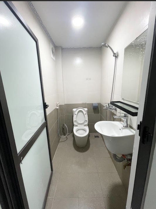 Phòng trọ Studio 28m2 tại HappyHomes Lạc Long Quân - Cầu Giấy - Phòng tắm