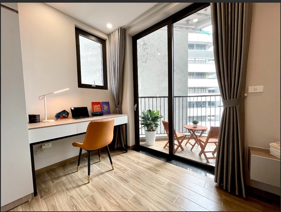 Phòng trọ Studio 38m2 tại Airstay 1 Lê Thanh Nghị - Hai Bà Trưng  - Góc làm việc
