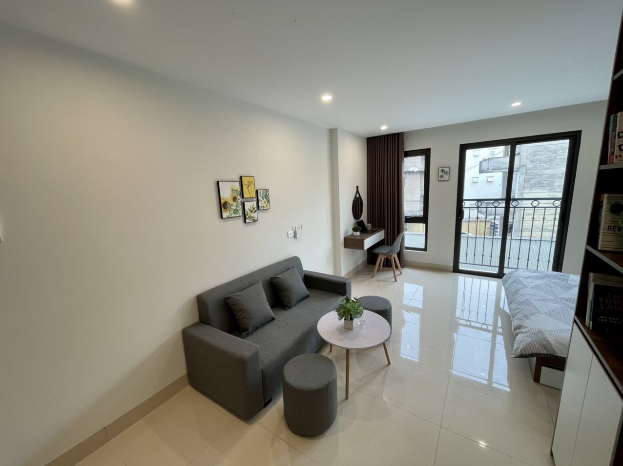 Phòng trọ Studio 40m2 tại Airstay Vũ Ngọc Phan - Đống Đa - Phòng khách