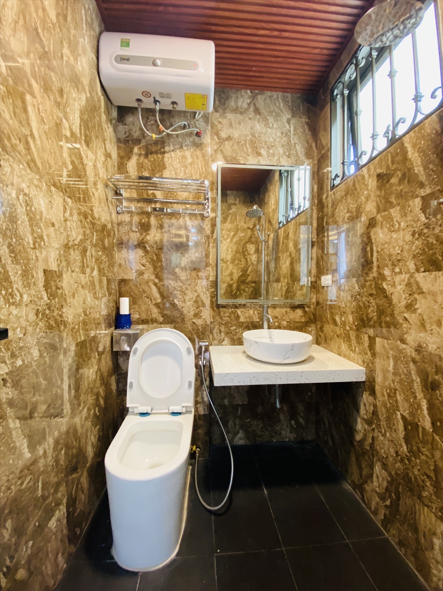 Phòng trọ Studio 28m2 tại Airstay Cự Lộc - Thanh Xuân - Phòng tắm