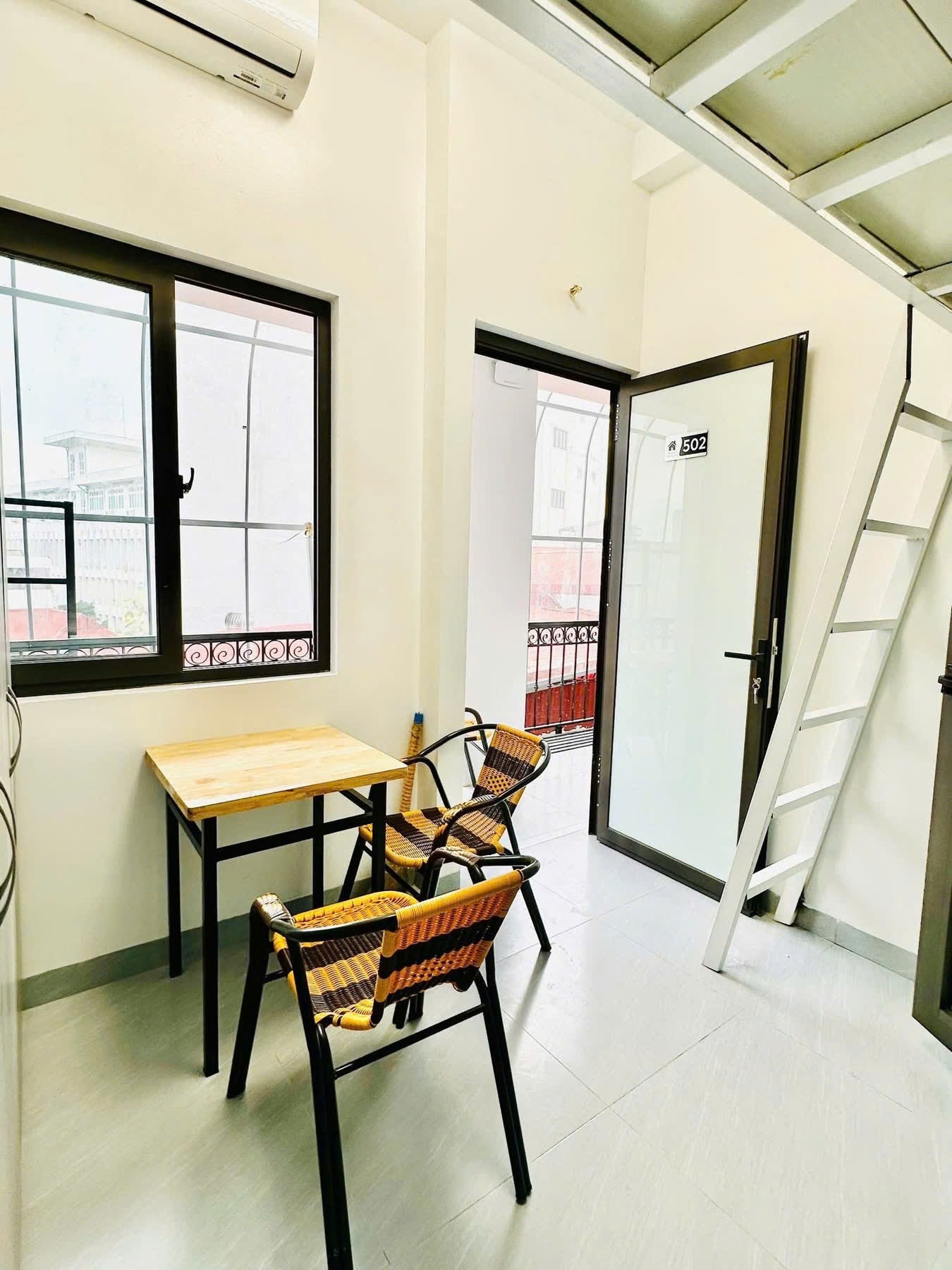 Phòng trọ Duplex 20m2 tại Friends Team Nguyễn Trãi - Thanh Xuân - Phòng khách