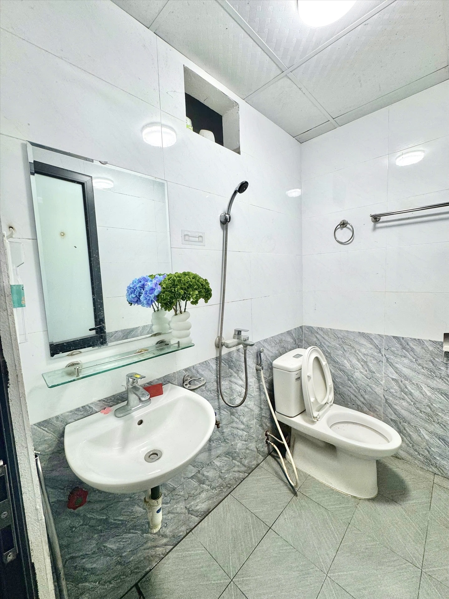 Phòng trọ Studio 30m2 tại Timehouse Thiên Hiền - Nam Từ Liêm - Phòng tắm