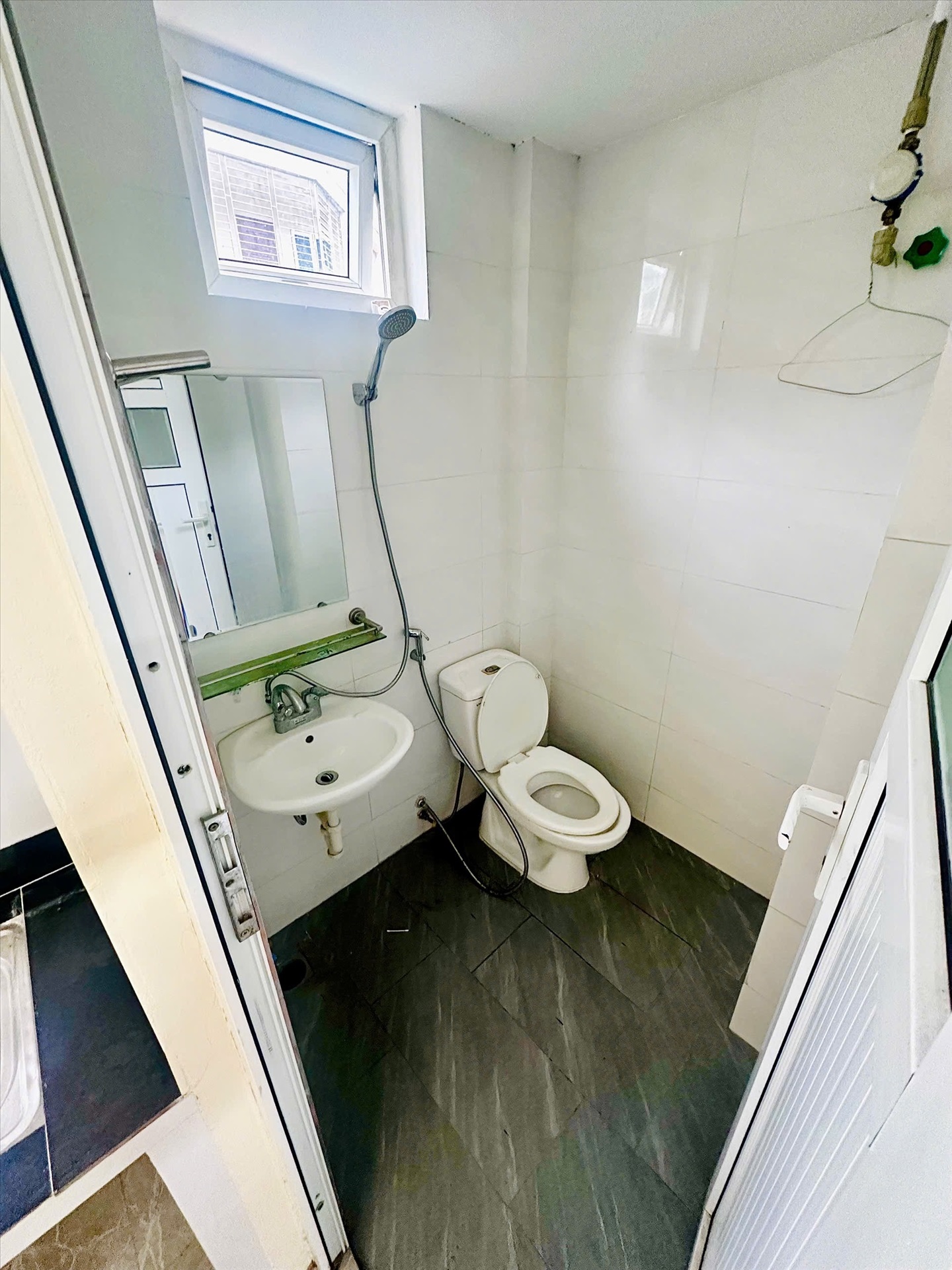 Phòng trọ Studio 25m2 tại Timehouse 3 Phú Diễn - Bắc Từ Liêm - Phòng tắm