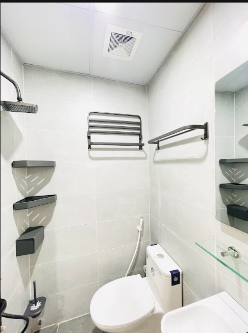 Phòng trọ 1 Phòng ngủ 27m2 tại Freinds Team Định Công Thượng - Hoàng Mai - Phòng tắm