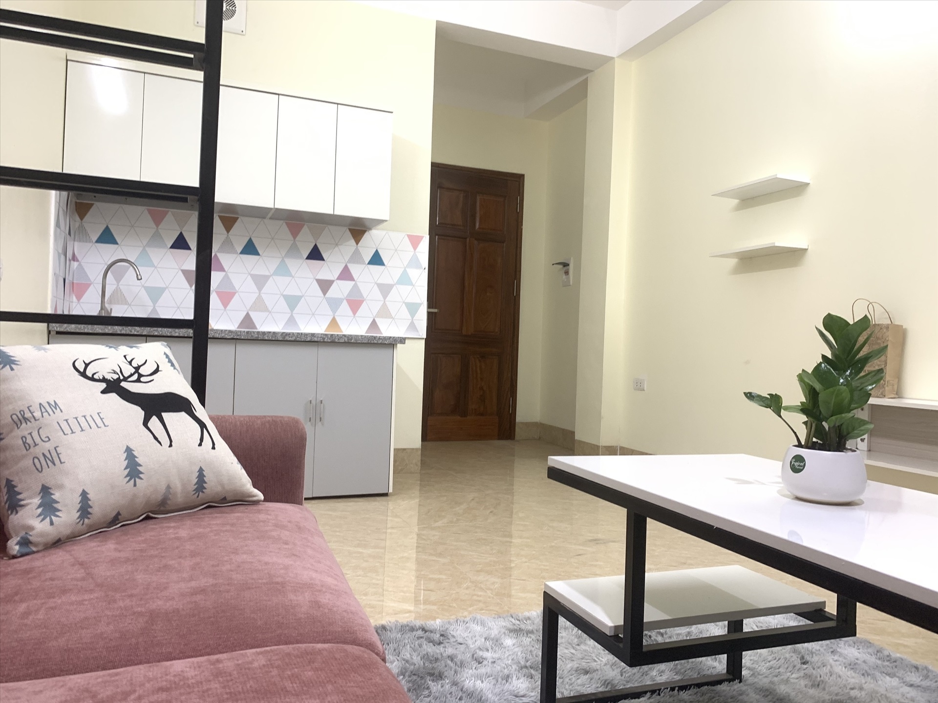 Phòng trọ Studio 25m2 tại TH Apartment Đình Thôn - Nam Từ Liêm - Phòng khách