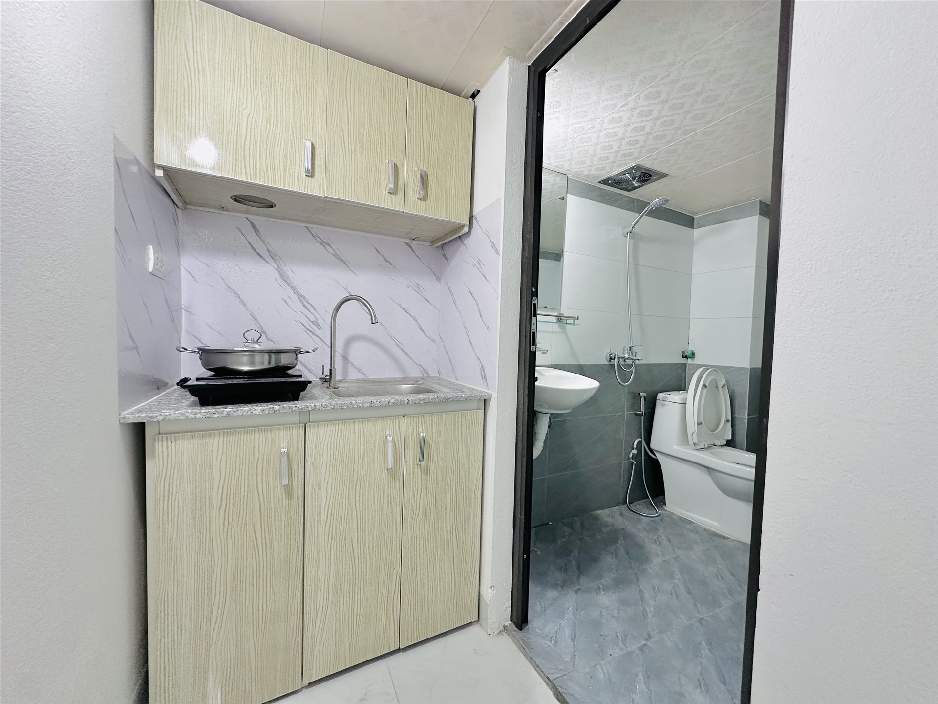 Phòng trọ Duplex 25m2 tại CT House Trần Quốc Vượng - Cầu Giấy - Phòng bếp