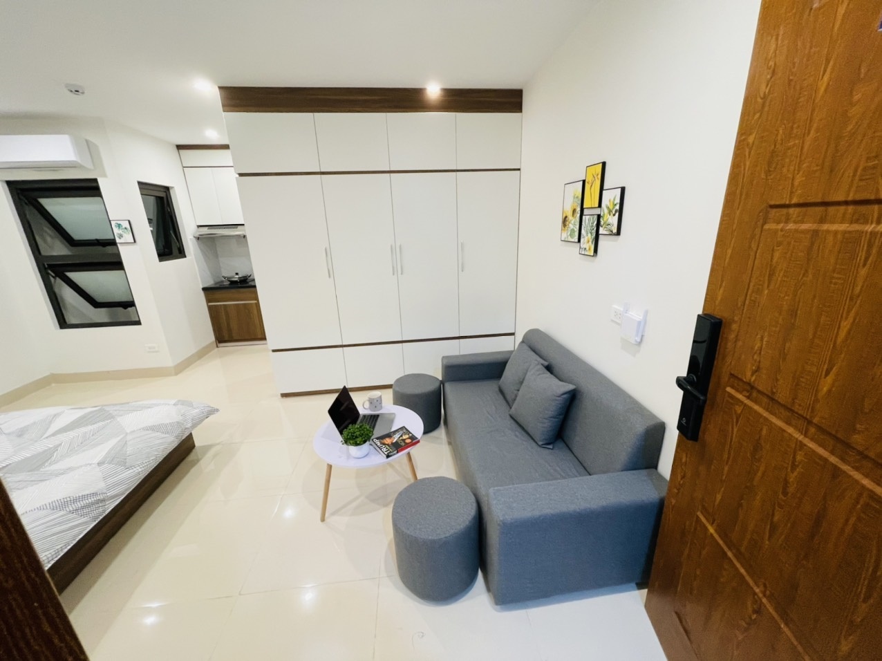Phòng trọ Studio 25m2 tại Airstay Vũ Ngọc Phan - Đống Đa - Phòng khách