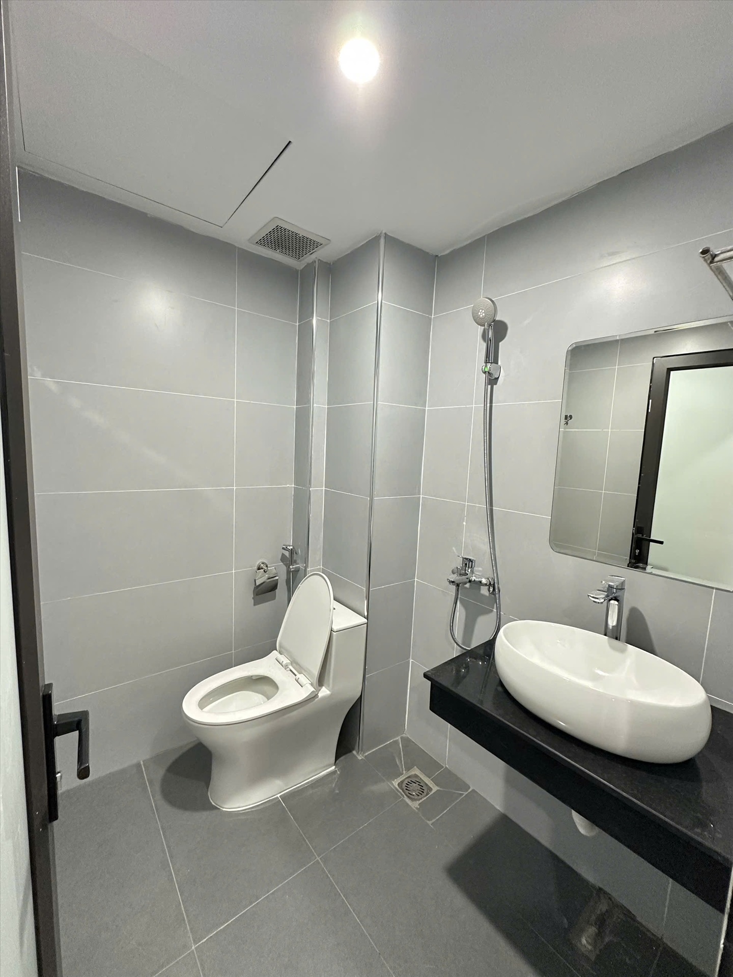 Phòng trọ 1 Phòng ngủ 30m2 tại TT House 3 Trung Kính - Cầu Giấy - Phòng tắm