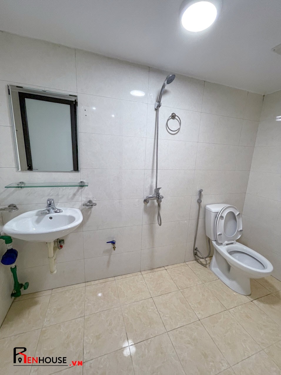 Phòng trọ Studio 30m2 tại RenHouse 1 Cầu Giấy - Cầu Giấy - Phòng tắm