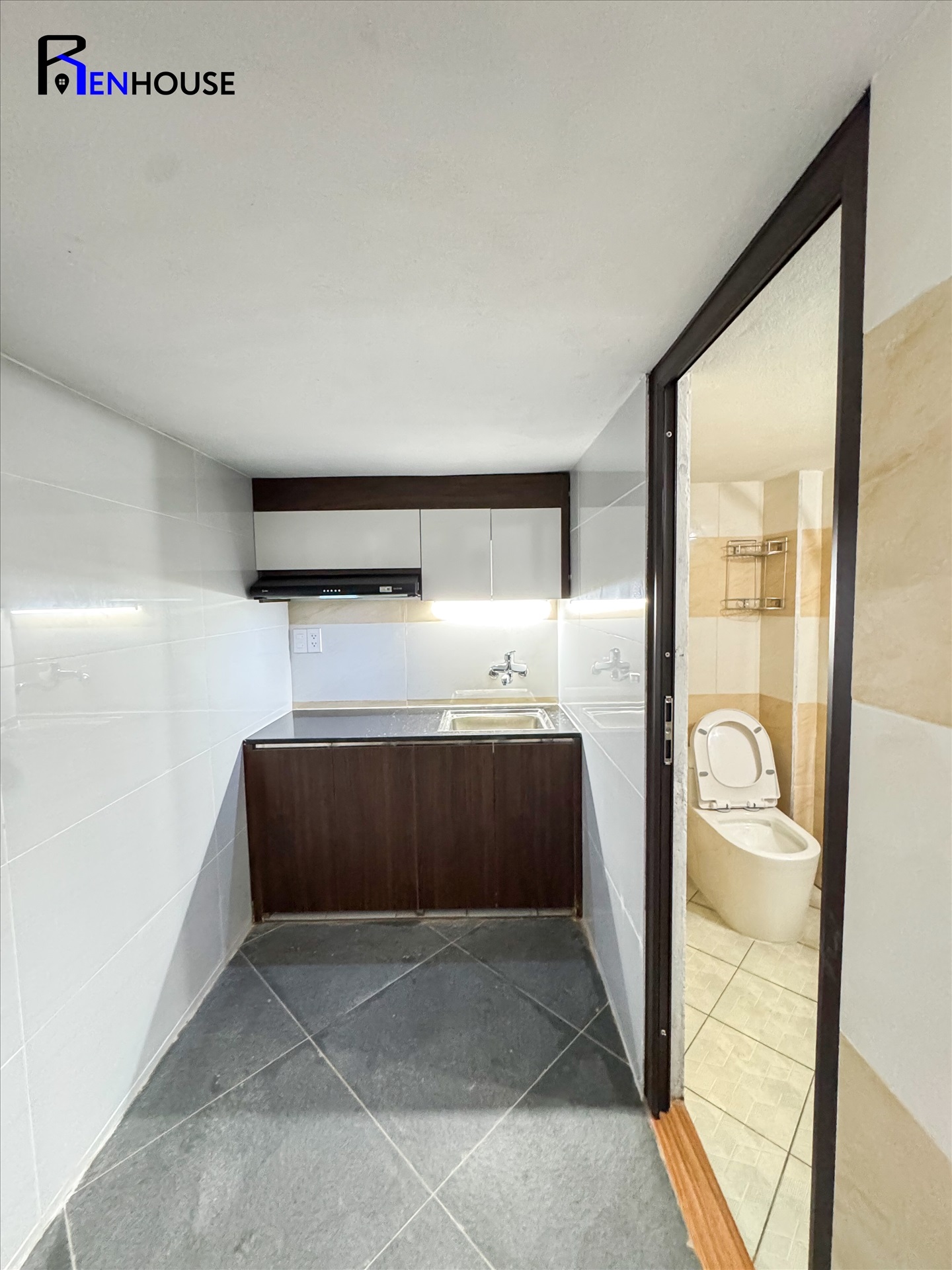 Phòng trọ Duplex 23m2 tại RenHouse 1 Phú Kiều - Bắc Từ Liêm - Phòng bếp