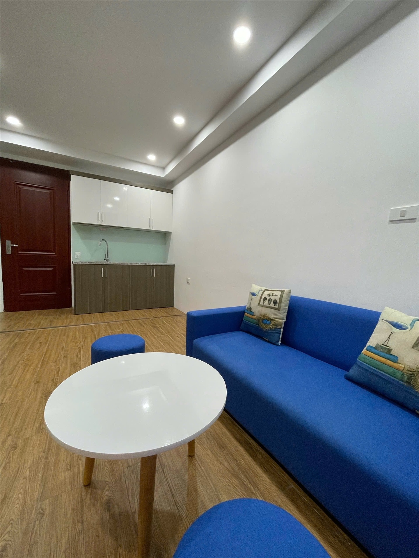 Phòng trọ 1 Phòng ngủ 20m2 tại TT House 3 Đường Láng - Đống Đa - Phòng khách