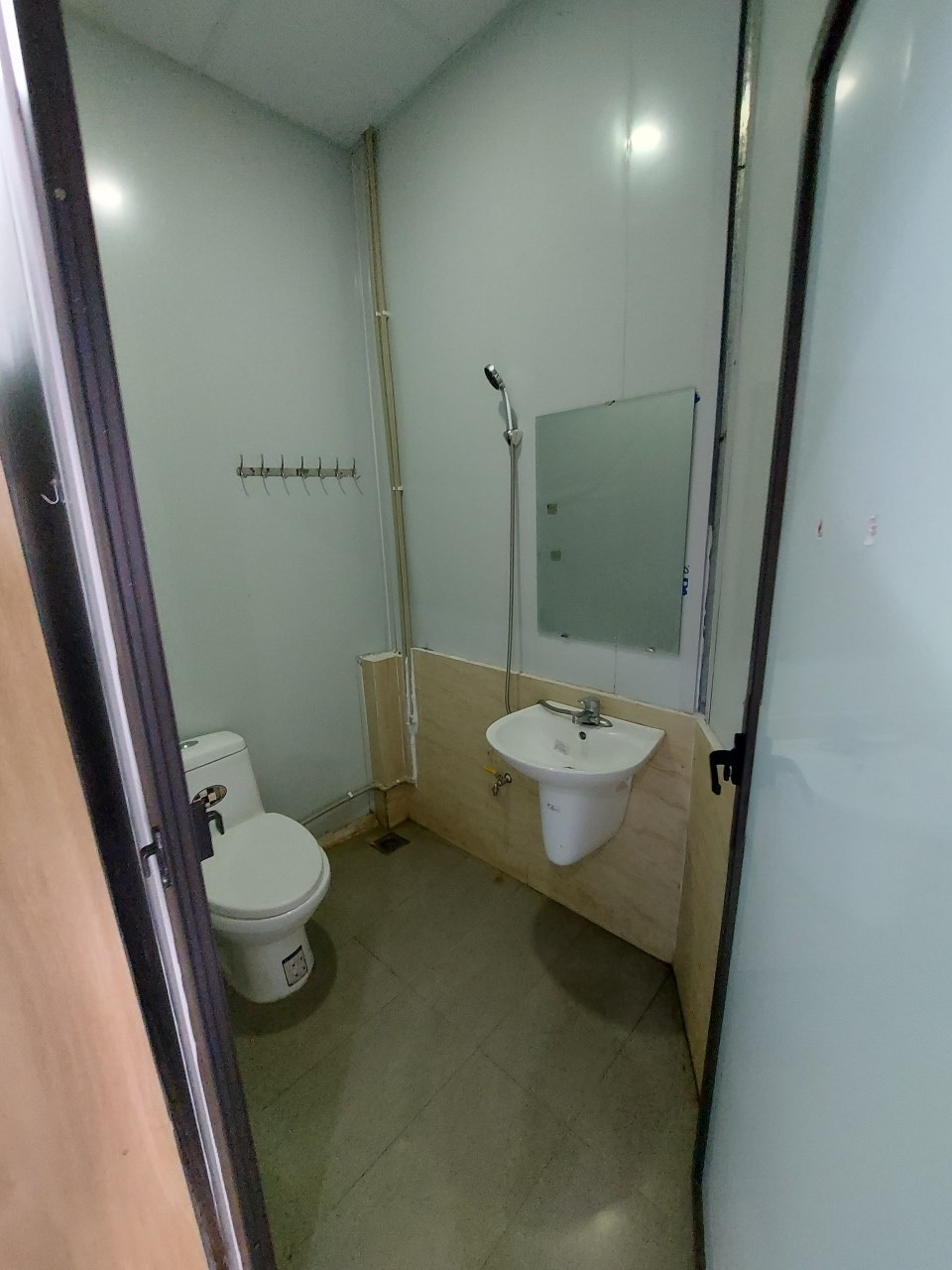 Phòng trọ Studio 20m2 tại GH Home Thanh Bình - Hà Đông - Phòng tắm