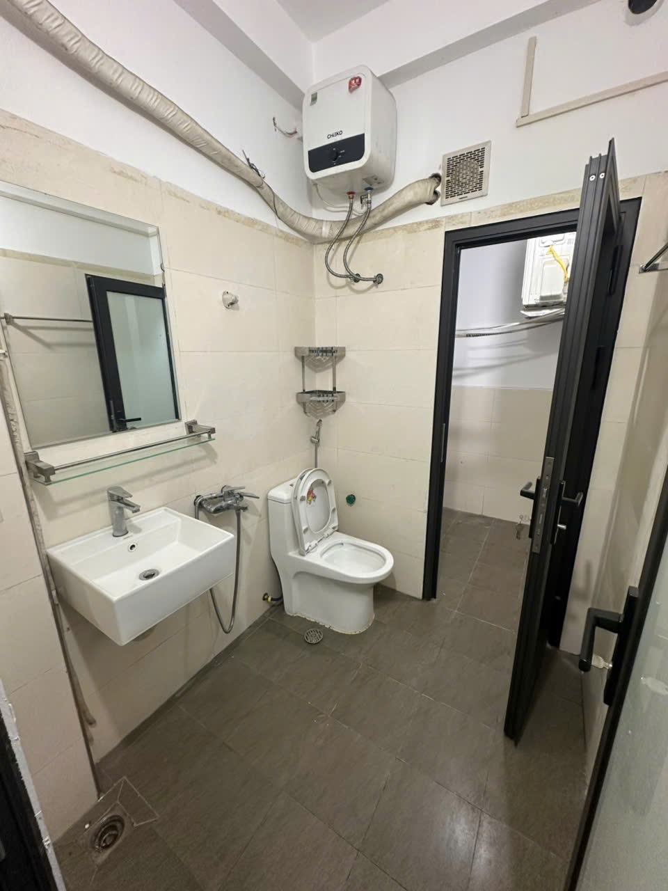 Phòng trọ 2 Phòng ngủ 40m2 tại DH House Mễ Trì Hạ - Nam Từ Liêm - Phòng tắm