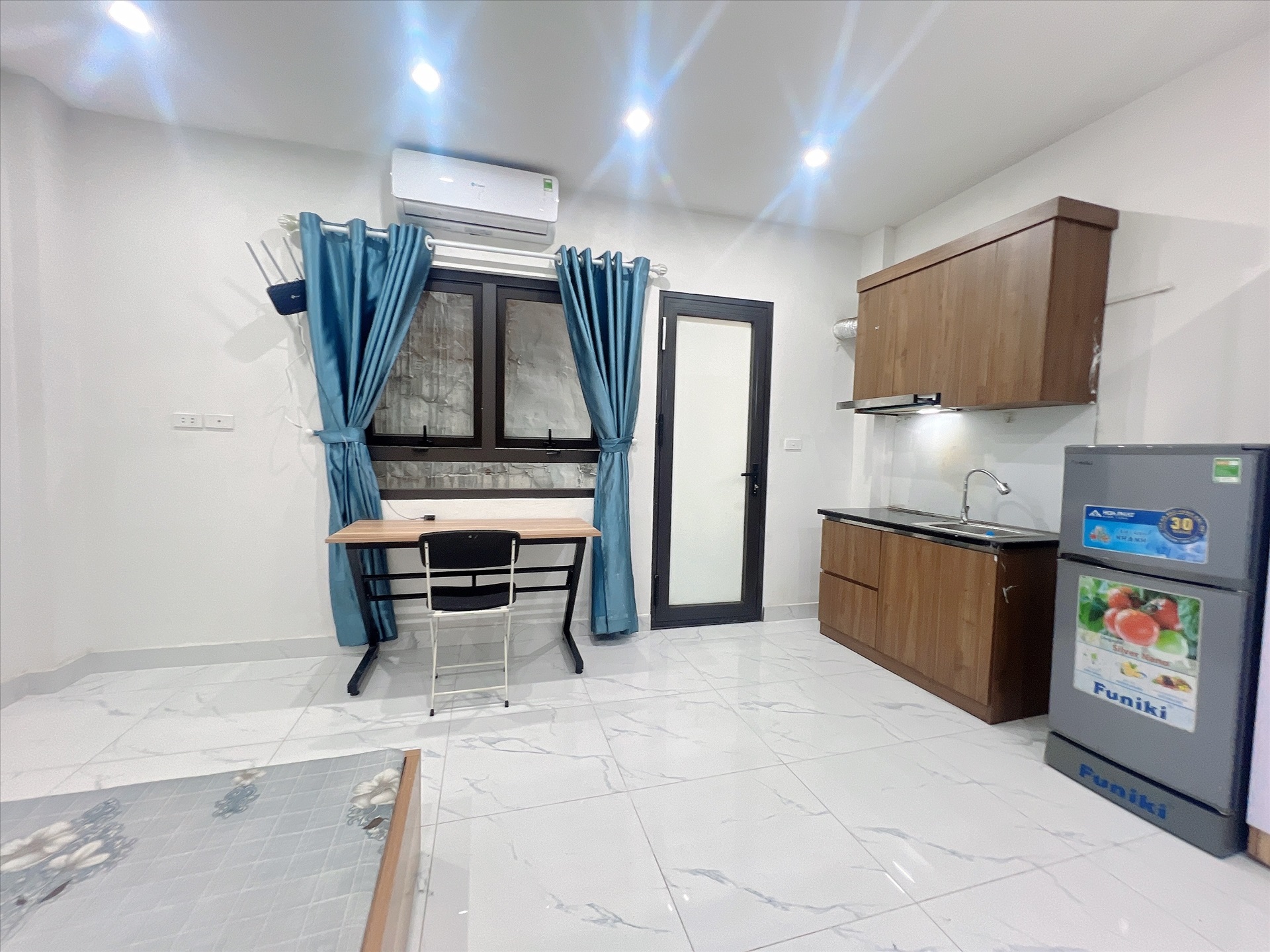 Phòng trọ Studio 30m2 tại AT Home Giảng Võ - Ba Đình - Góc làm việc