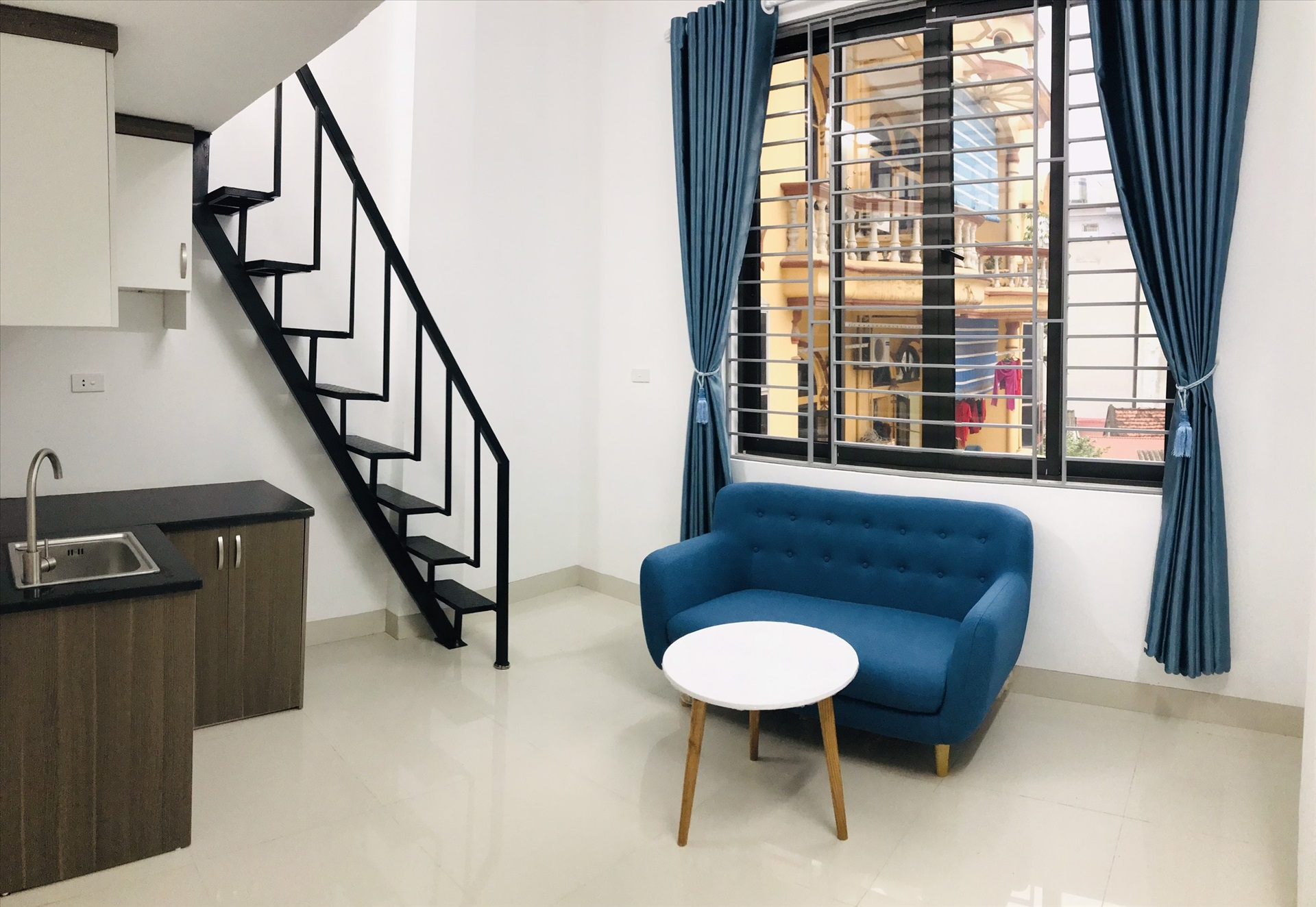 Phòng trọ Duplex 25m2 tại TT House 3 Nguyễn Khánh Toàn - Cầu Giấy - Phòng khách