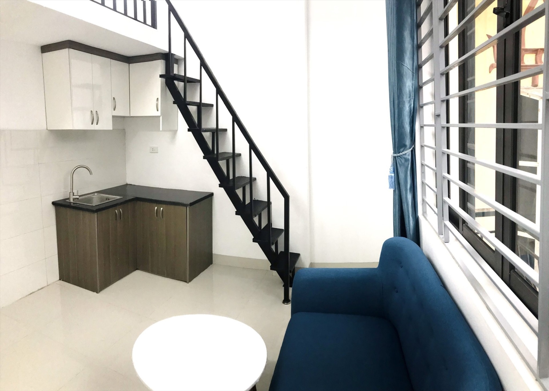 Phòng trọ Duplex 25m2 tại TT House 3 Nguyễn Khánh Toàn - Cầu Giấy - Phòng khách
