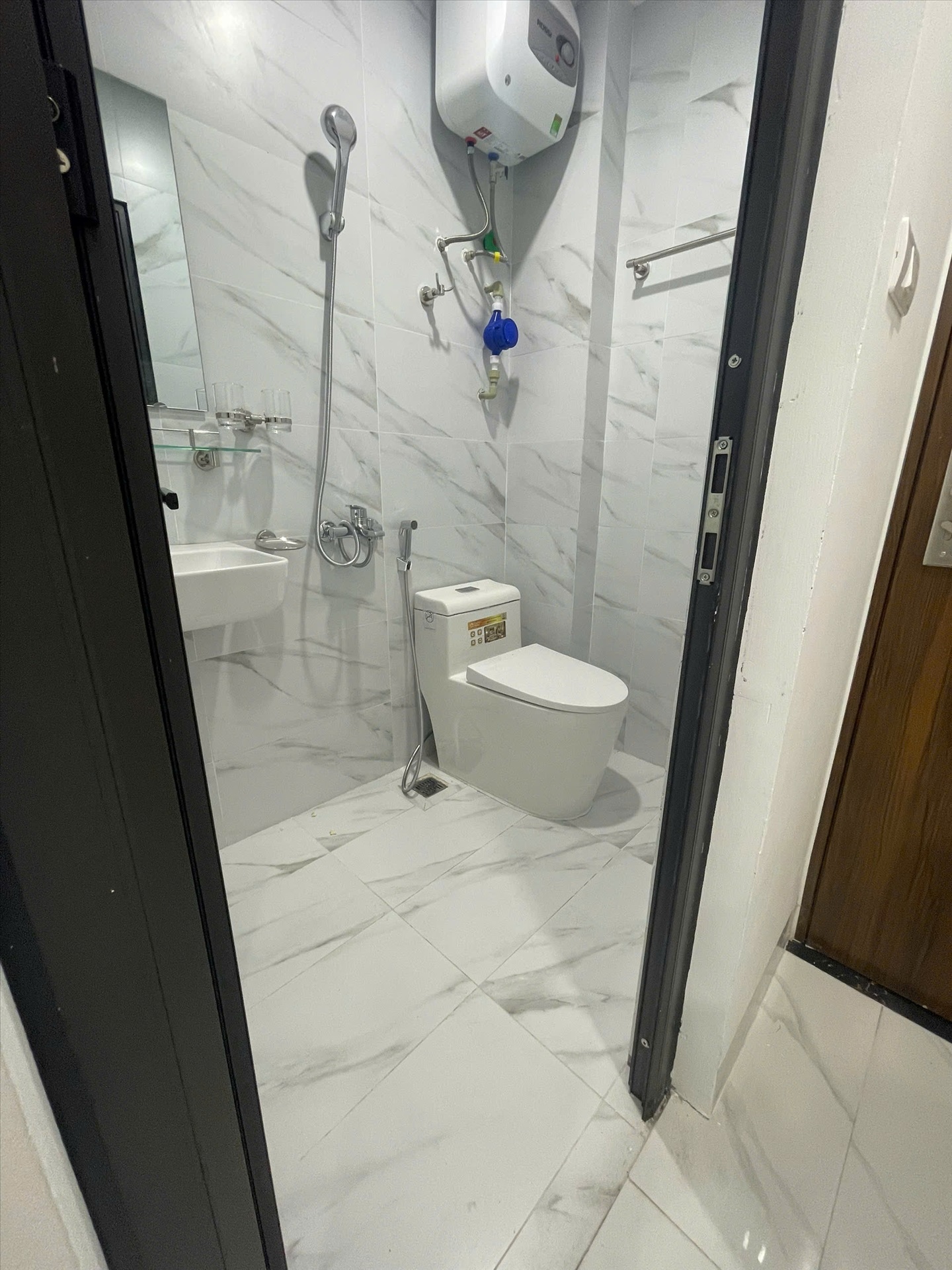 Phòng trọ Studio 20m2 tại Johome Đình Quán - Bắc Từ Liêm - Phòng tắm