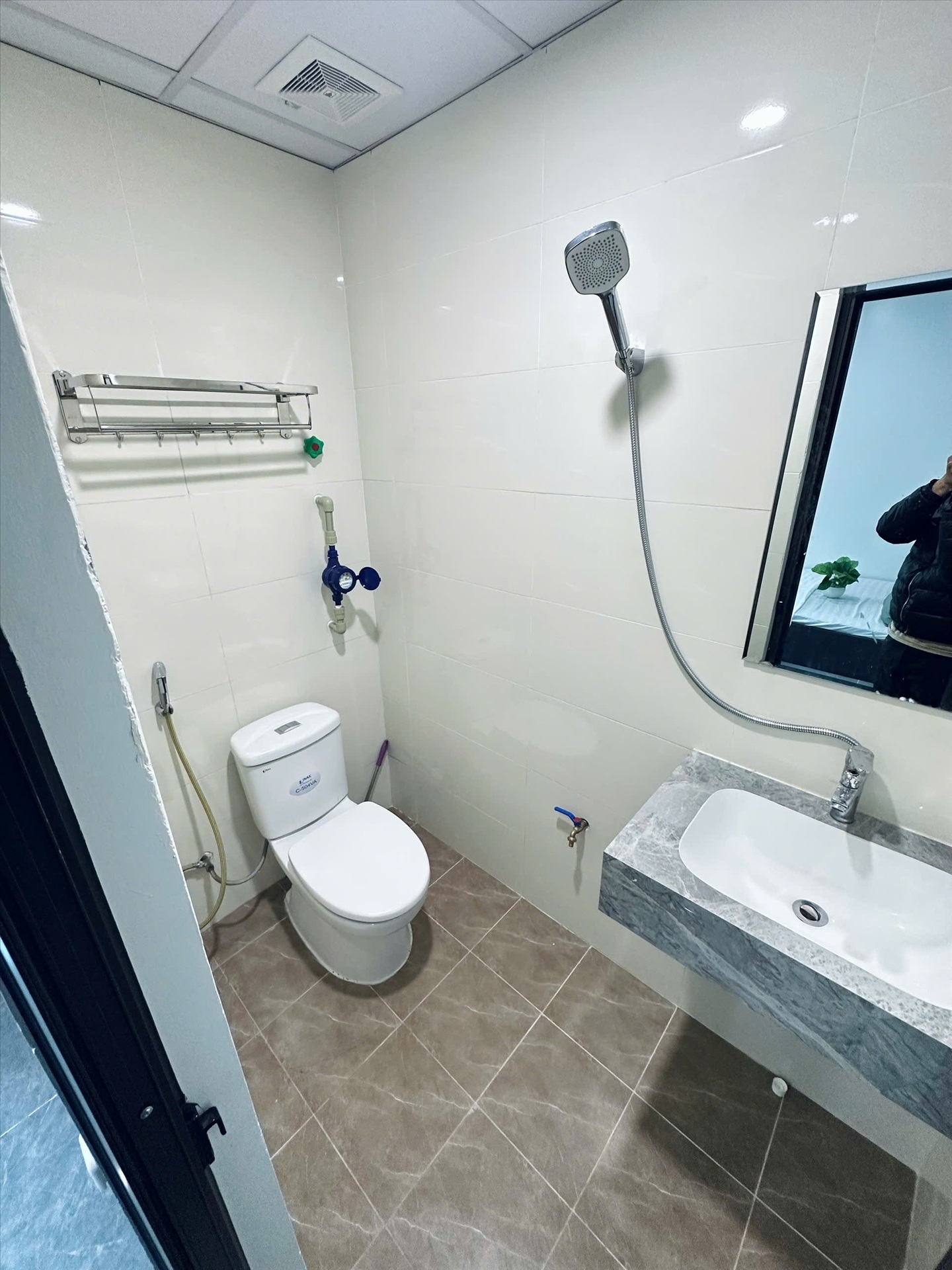 Phòng trọ Studio 25m2 tại CTC Home Phú Mỹ - Nam Từ Liêm - Phòng tắm