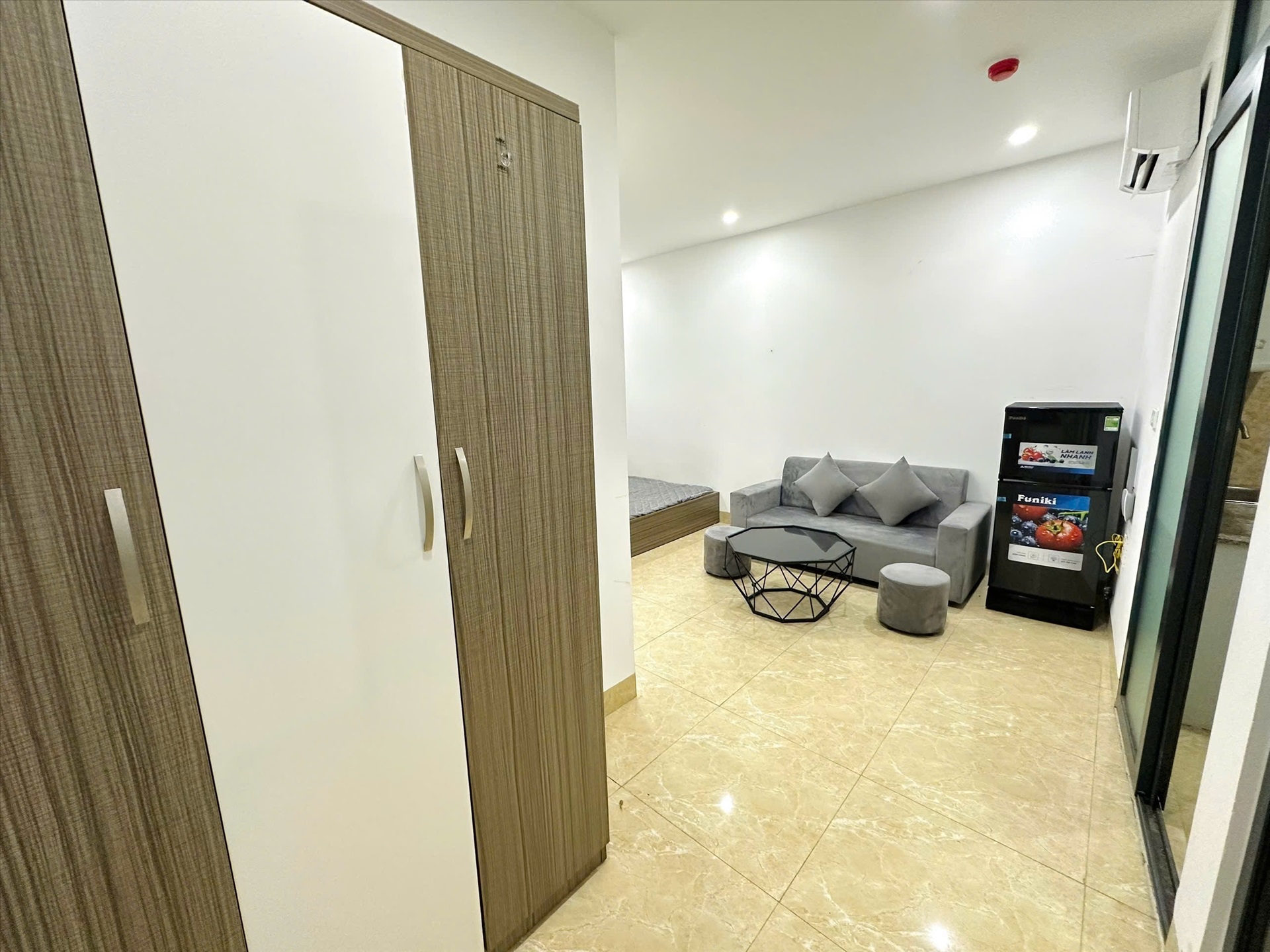 Phòng trọ 1 Phòng ngủ 30m2 tại TT House 2 Trần Duy Hưng - Cầu Giấy - Phòng khách