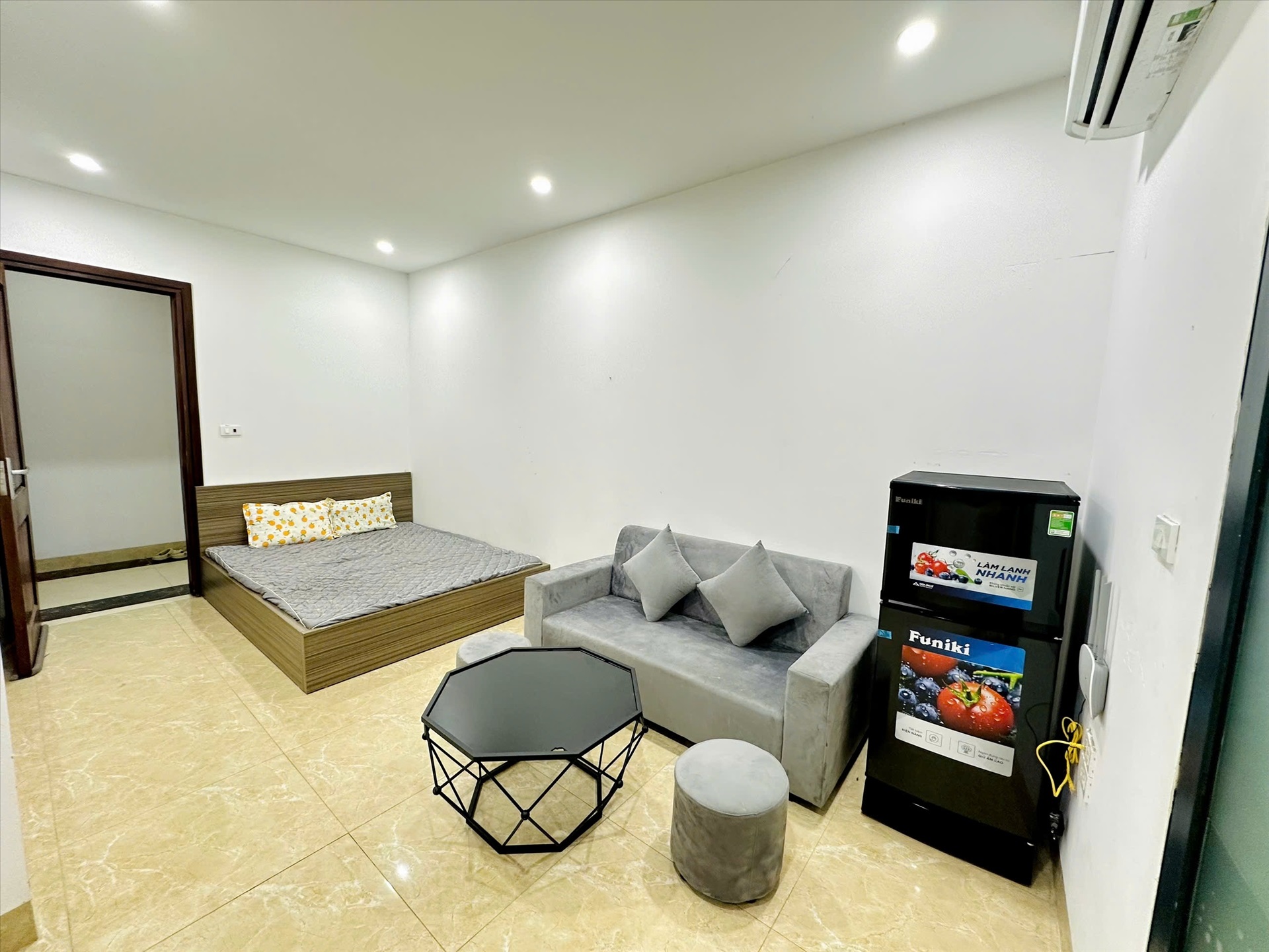 Phòng trọ 1 Phòng ngủ 30m2 tại TT House 2 Trần Duy Hưng - Cầu Giấy - Phòng khách