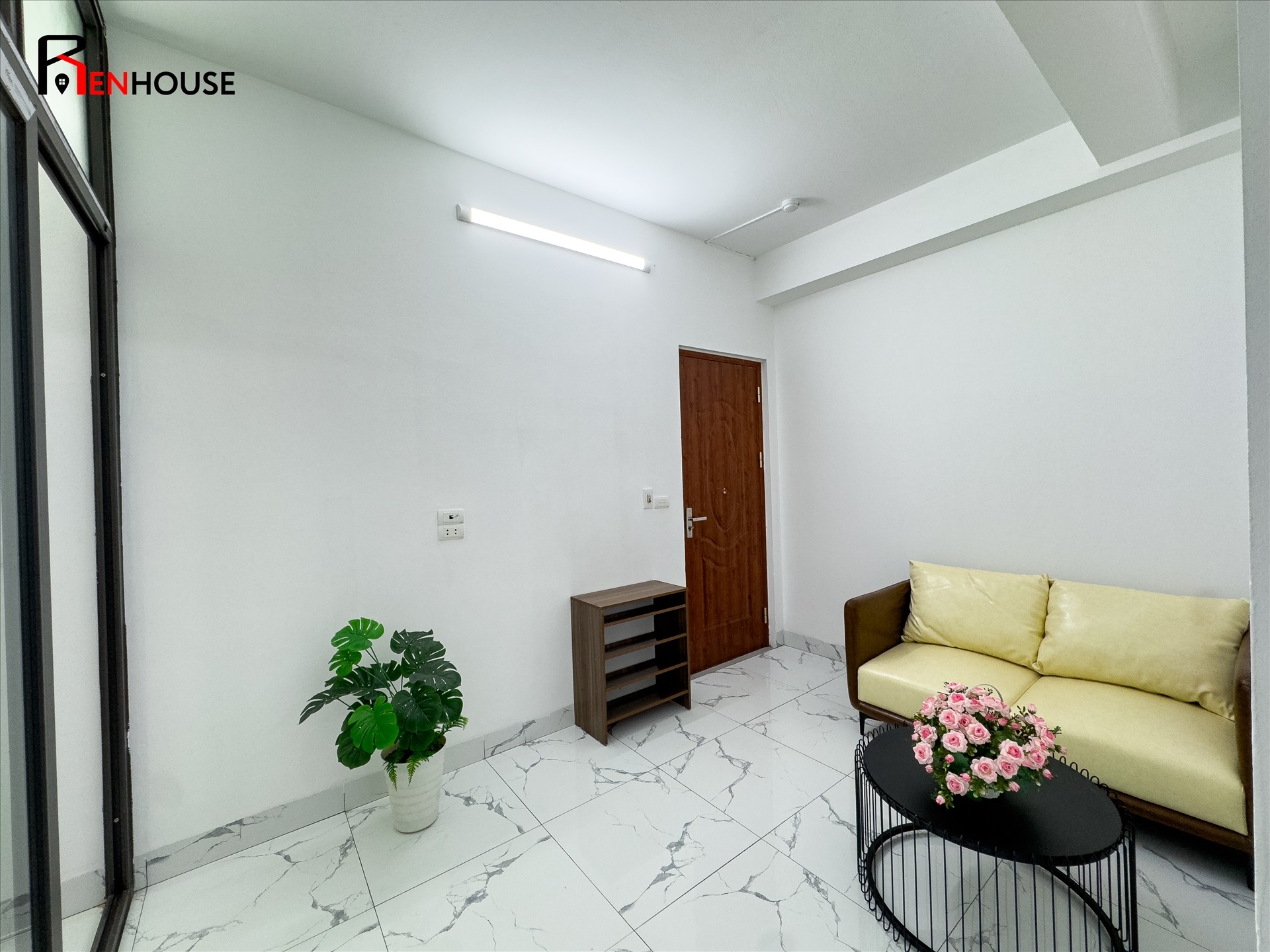 Phòng trọ 1 Phòng ngủ 35m2 tại RenHouse 2 Đại Lộ Thăng Long - Nam Từ Liêm - Phòng khách