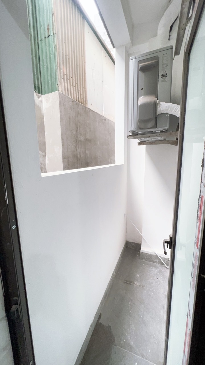 Phòng trọ Studio 22m2 tại QHOME Trung Kính - Cầu Giấy - Ban công