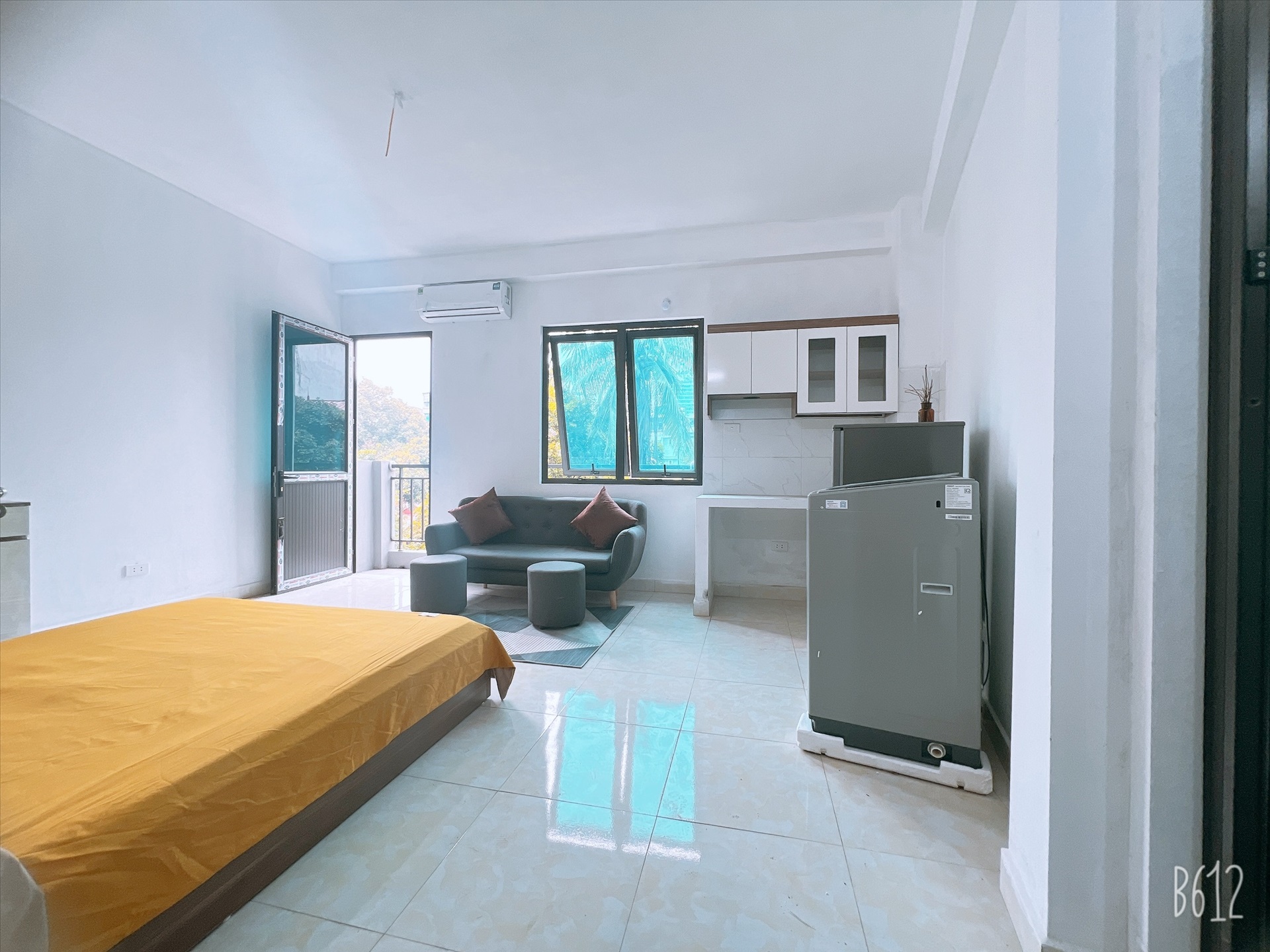 Phòng trọ Studio 28m2 tại QHOME Quan Nhân - Thanh Xuân - Phòng khách