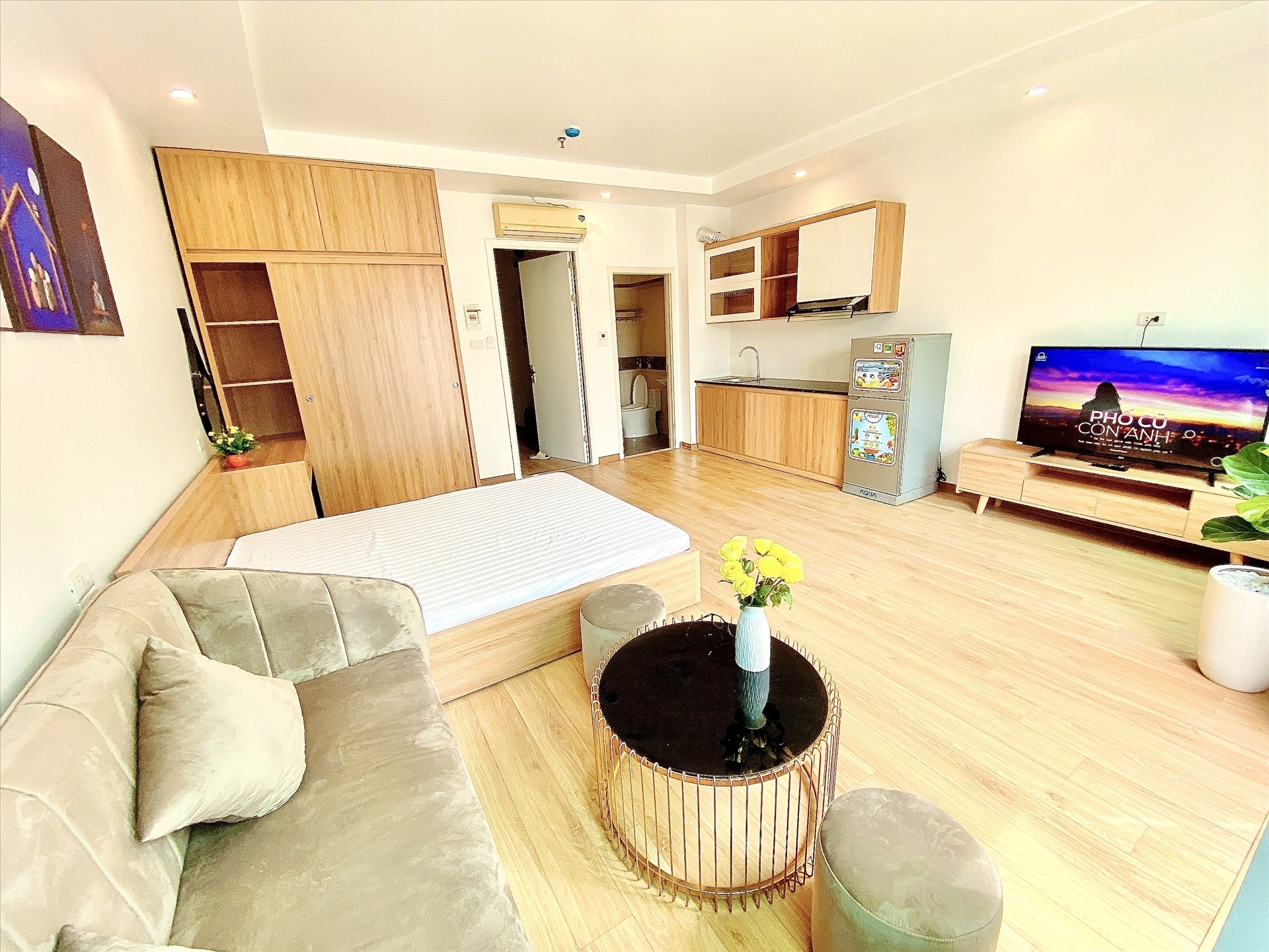 Phòng trọ Studio 35m2 tại Blue Homes Linh Lang - Ba Đình - Phòng khách
