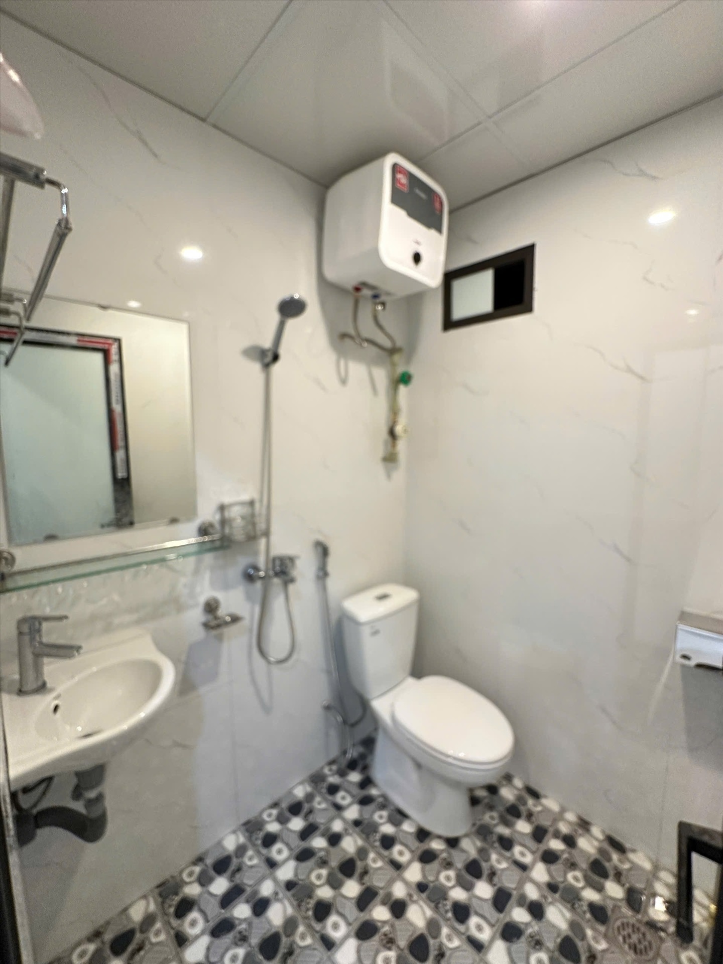 Phòng trọ 2 Phòng ngủ 40m2 tại DH House 2 Bùi Xương Trạch - Thanh Xuân - Phòng tắm