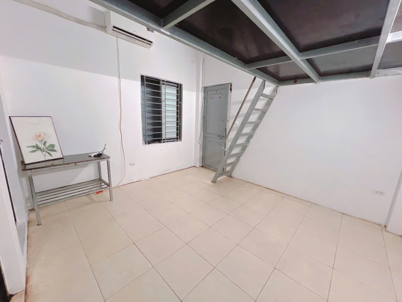 Phòng trọ Duplex 25m2 tại HappyHomes Hồ Tùng Mậu - Nam Từ Liêm - Phòng khách