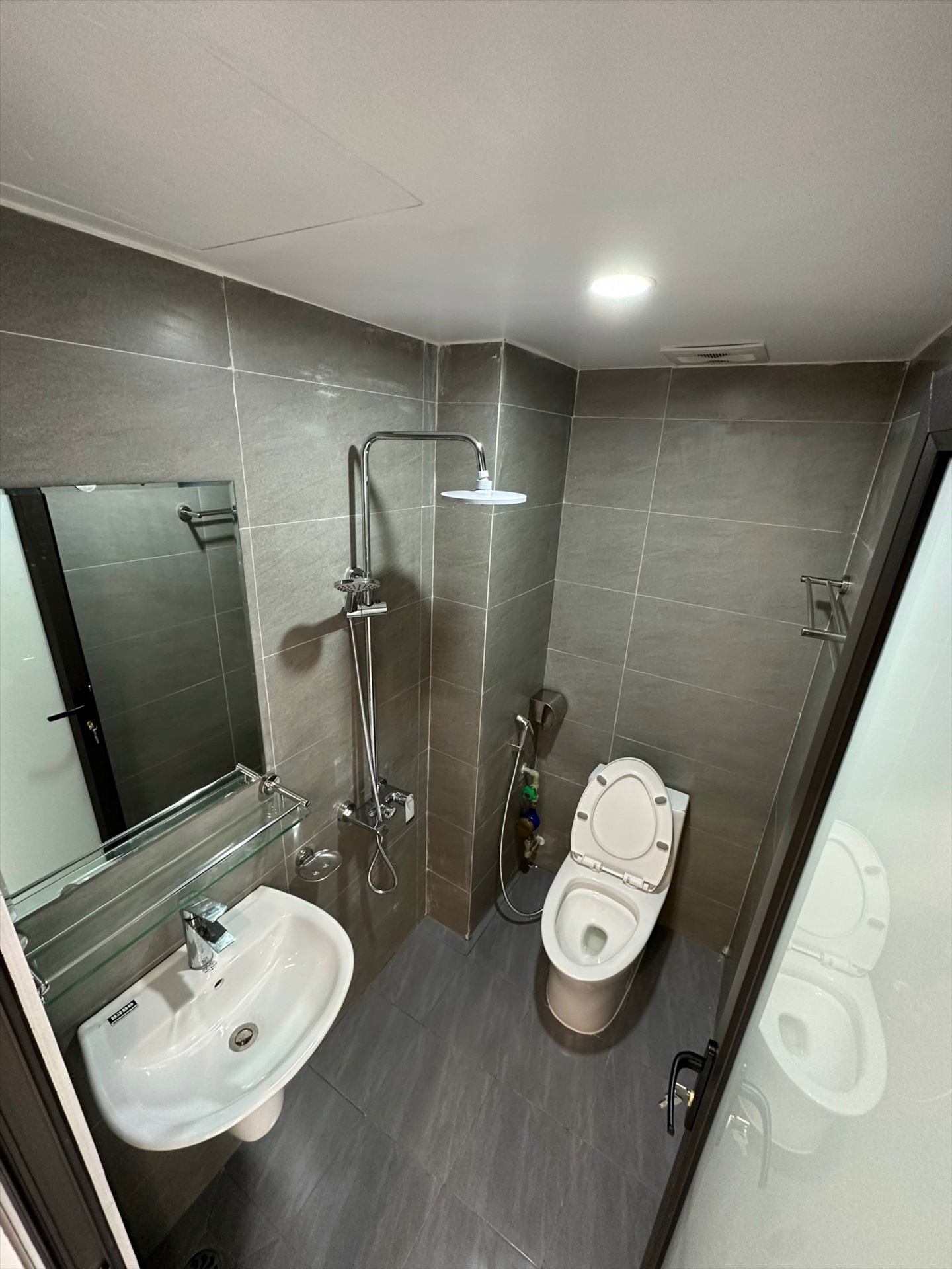 Phòng trọ Studio 25m2 tại DreamHouse Yên Hòa - Cầu Giấy - Phòng tắm