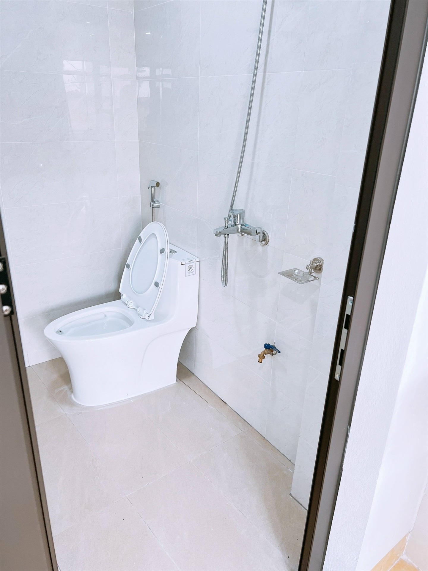 Phòng trọ Studio 25m2 tại Happyhomes 1 Lạc Long Quân - Tây Hồ - Phòng tắm