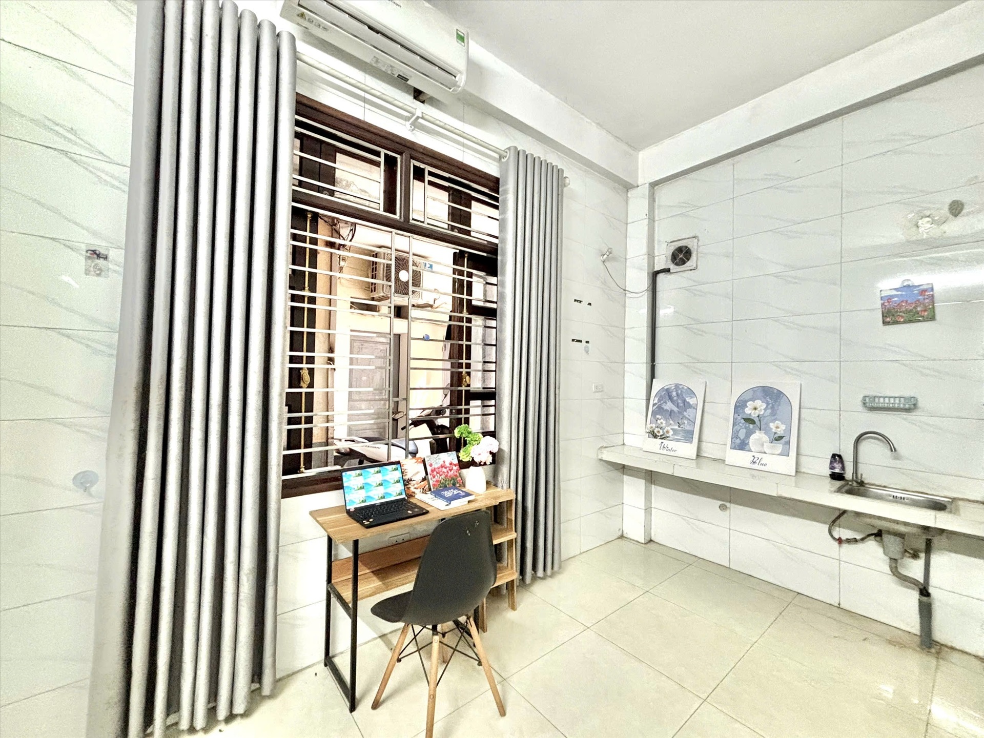 Phòng trọ Studio 30m2 tại Time House 4 Cầu Diễn - Bắc Từ Liêm - Góc làm việc