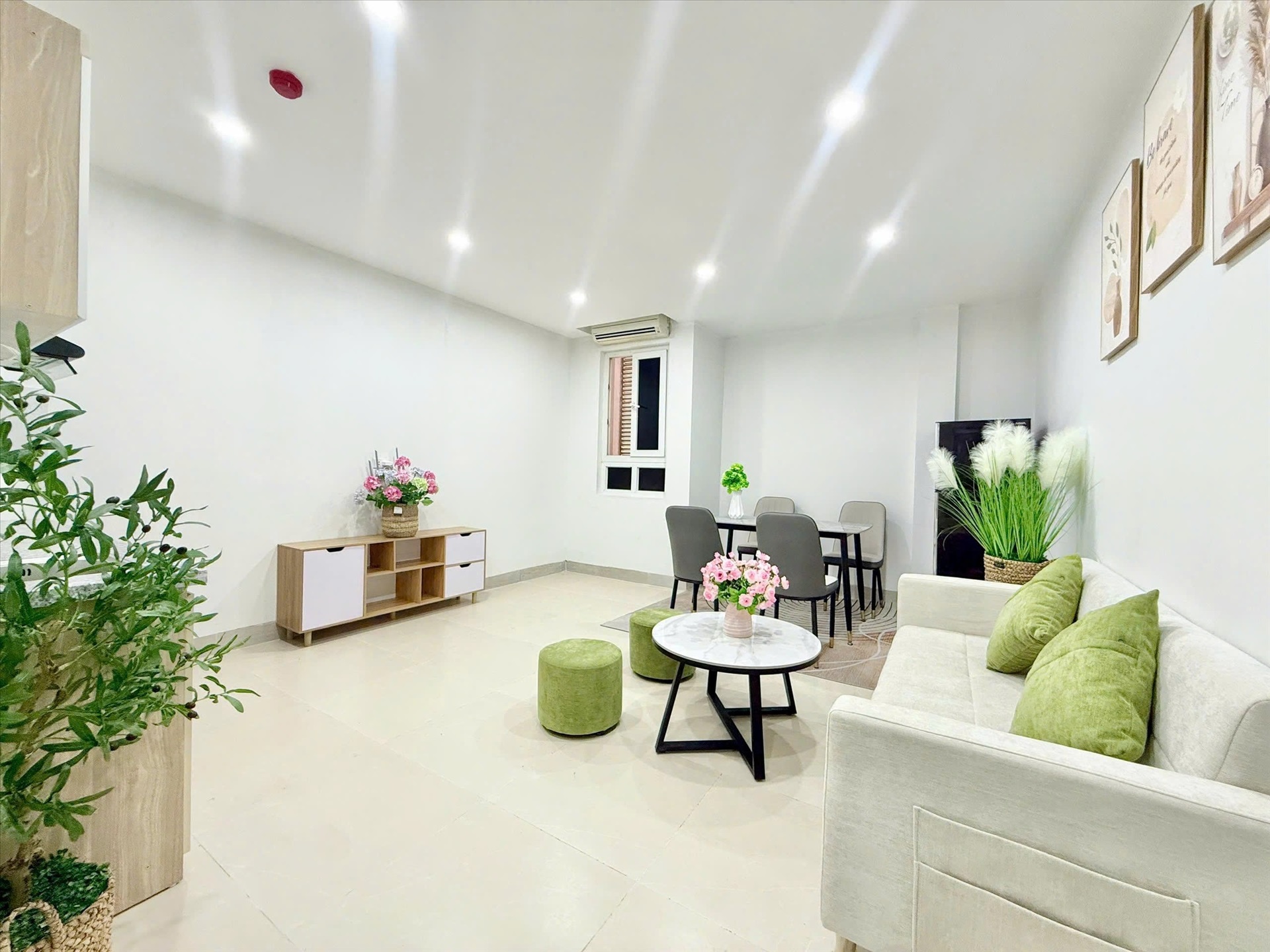 Phòng trọ 1 Phòng ngủ 45m2 tại Time House Nguyễn Khánh Toàn - Cầu Giấy - Phòng khách