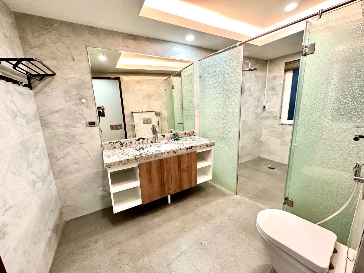 Phòng trọ Studio 50m2 tại Blue Homes Mạc Đĩnh Chi - Ba Đình - Phòng tắm