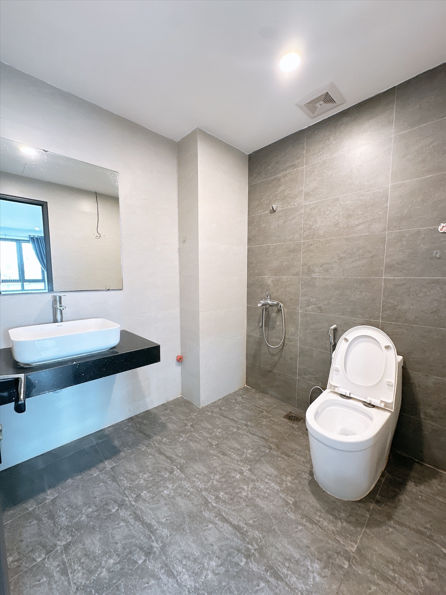 Phòng trọ 2 Phòng ngủ 40m2 tại Happyhomes 2 Lạc Long Quân - Tây Hồ - Phòng tắm