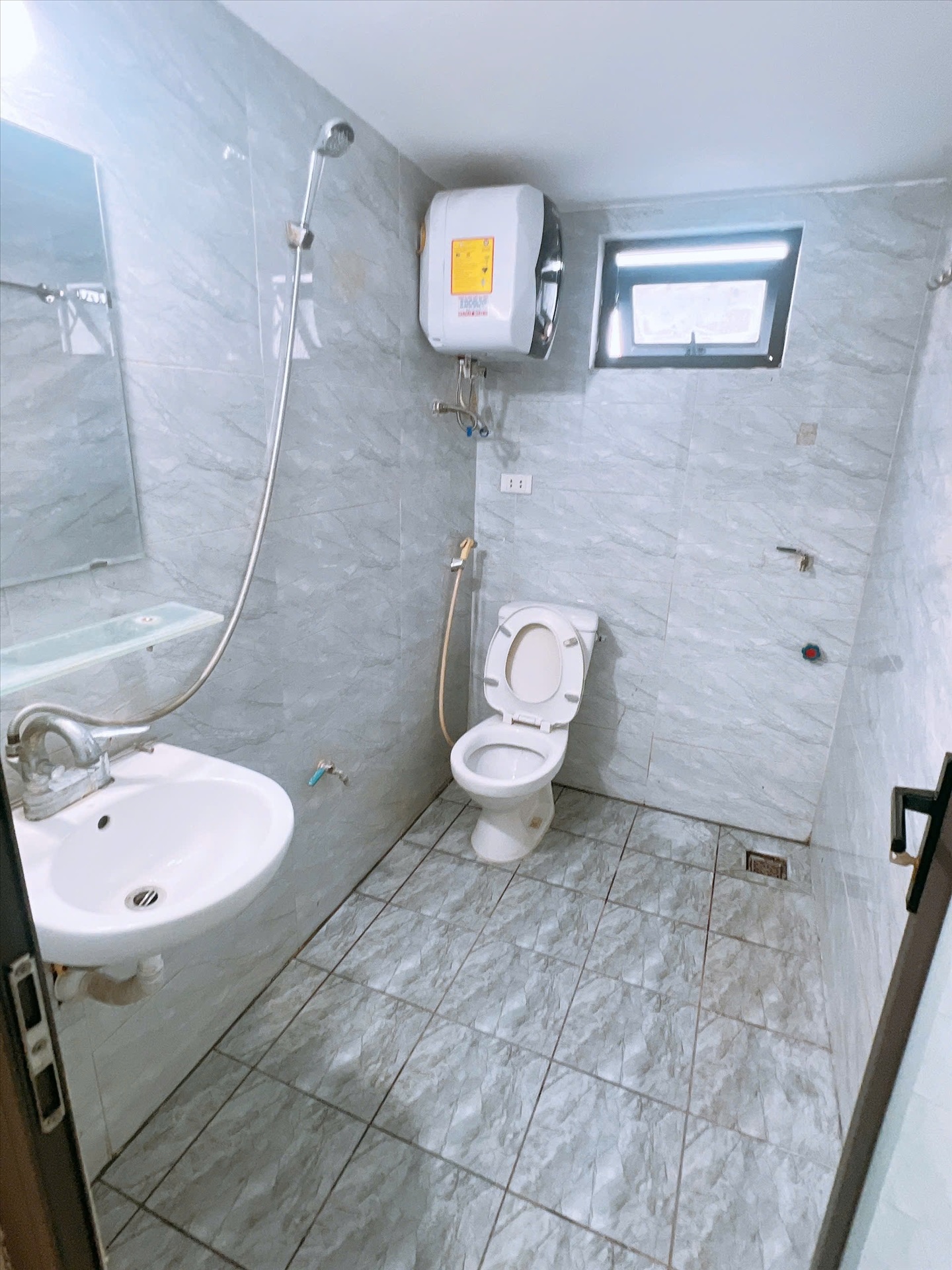 Phòng trọ Studio 22m2 tại Happyhomes 3 Lạc Long Quân - Tây Hồ - Phòng tắm
