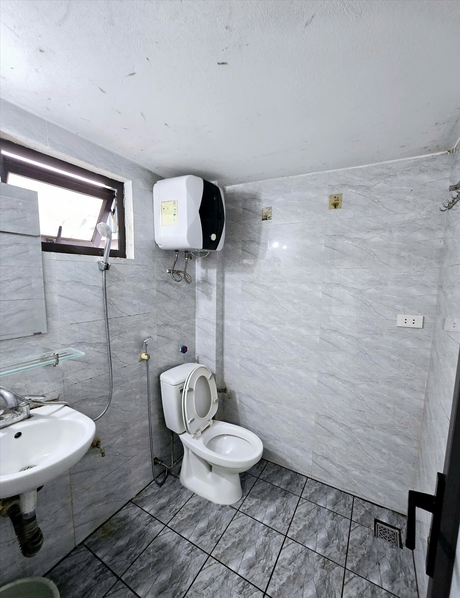 Phòng trọ Studio 25m2 tại Happyhomes 3 Lạc Long Quân - Tây Hồ - Phòng tắm