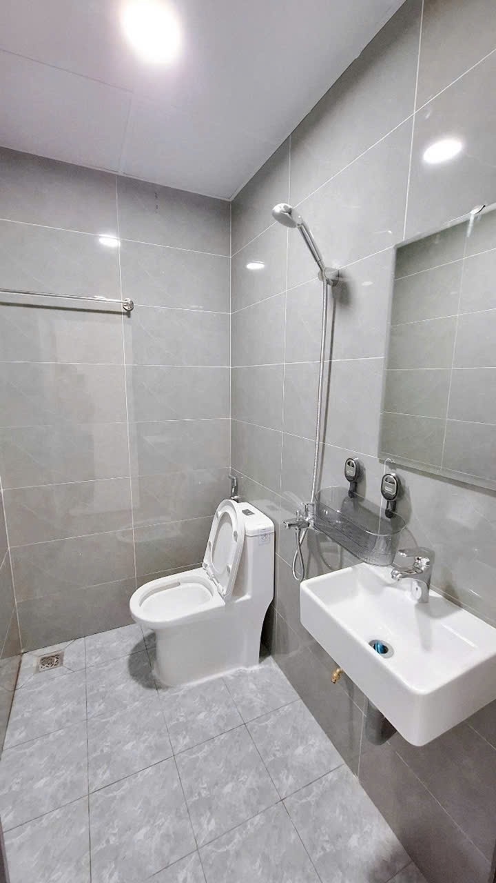 Phòng trọ Studio 22m2 tại CH Home Mễ Trì Thượng - Nam Từ Liêm - Phòng tắm