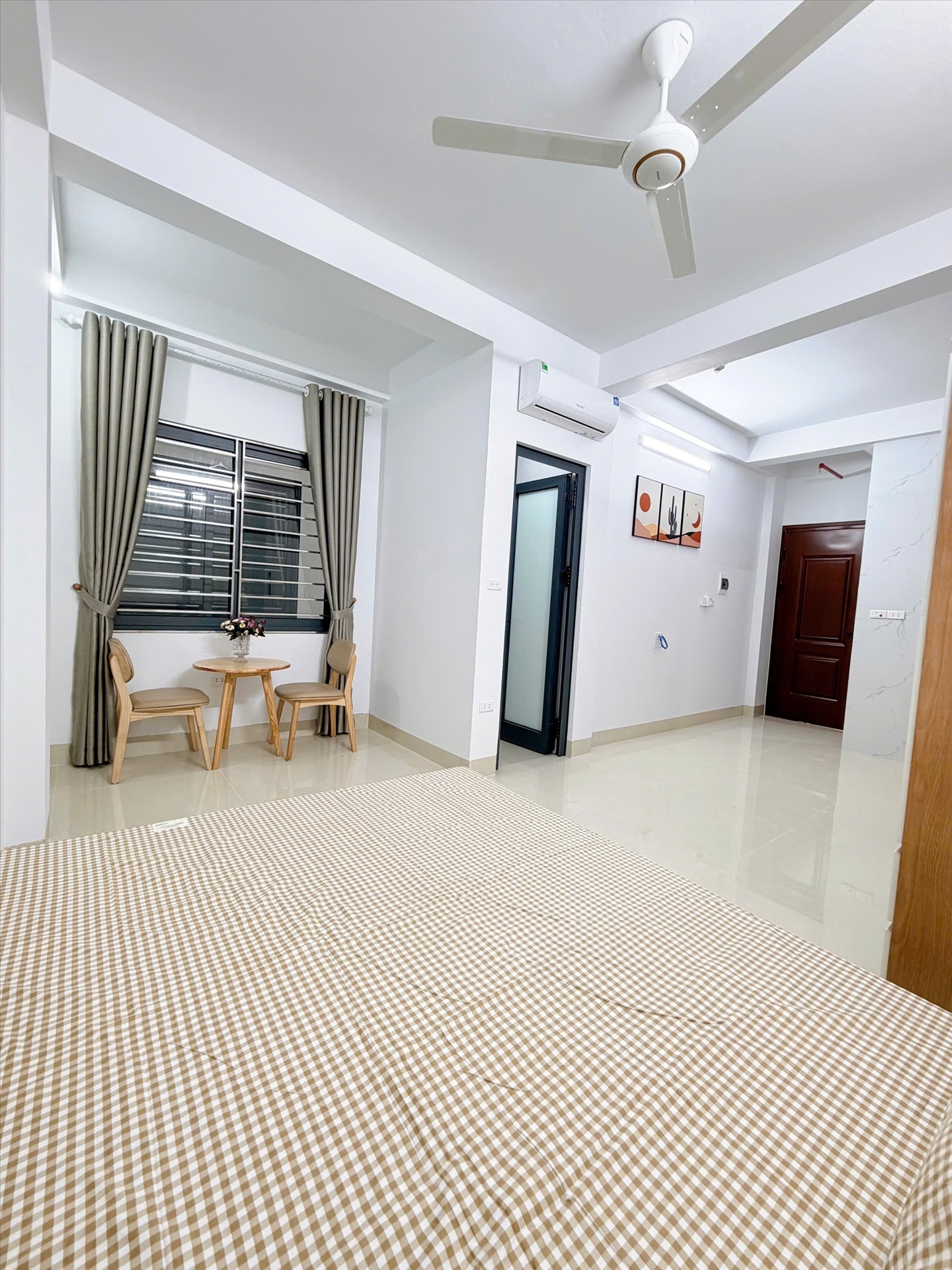 Phòng trọ Studio 30m2 tại CH Home Dương Quảng Hàm - Cầu Giấy - Phòng khách