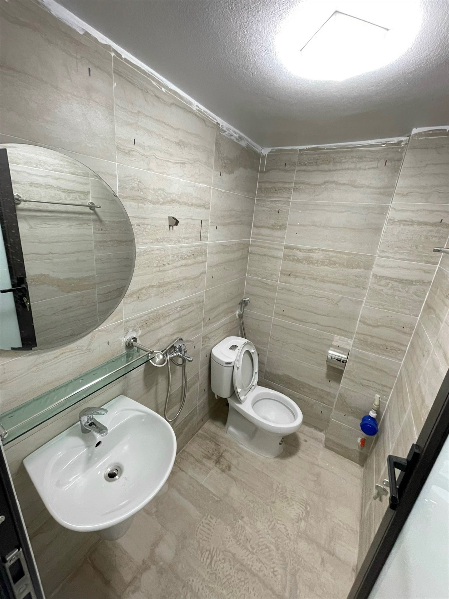 Phòng trọ Studio 25m2 tại DreamHouse Trần Thái Tông - Cầu Giấy - Phòng tắm