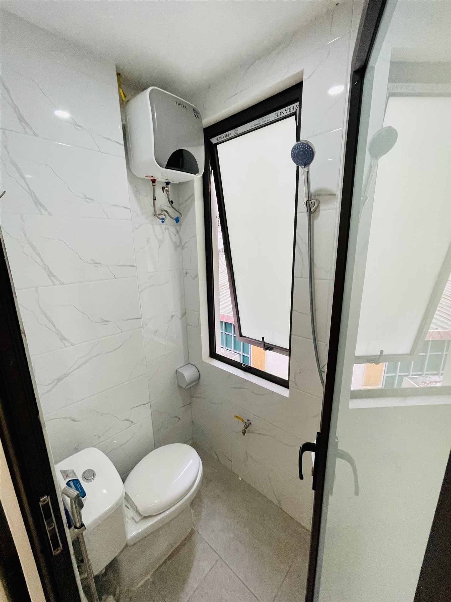 Phòng trọ Studio 25m2 tại Airstay Lê Duẩn - Đống Đa - Phòng tắm