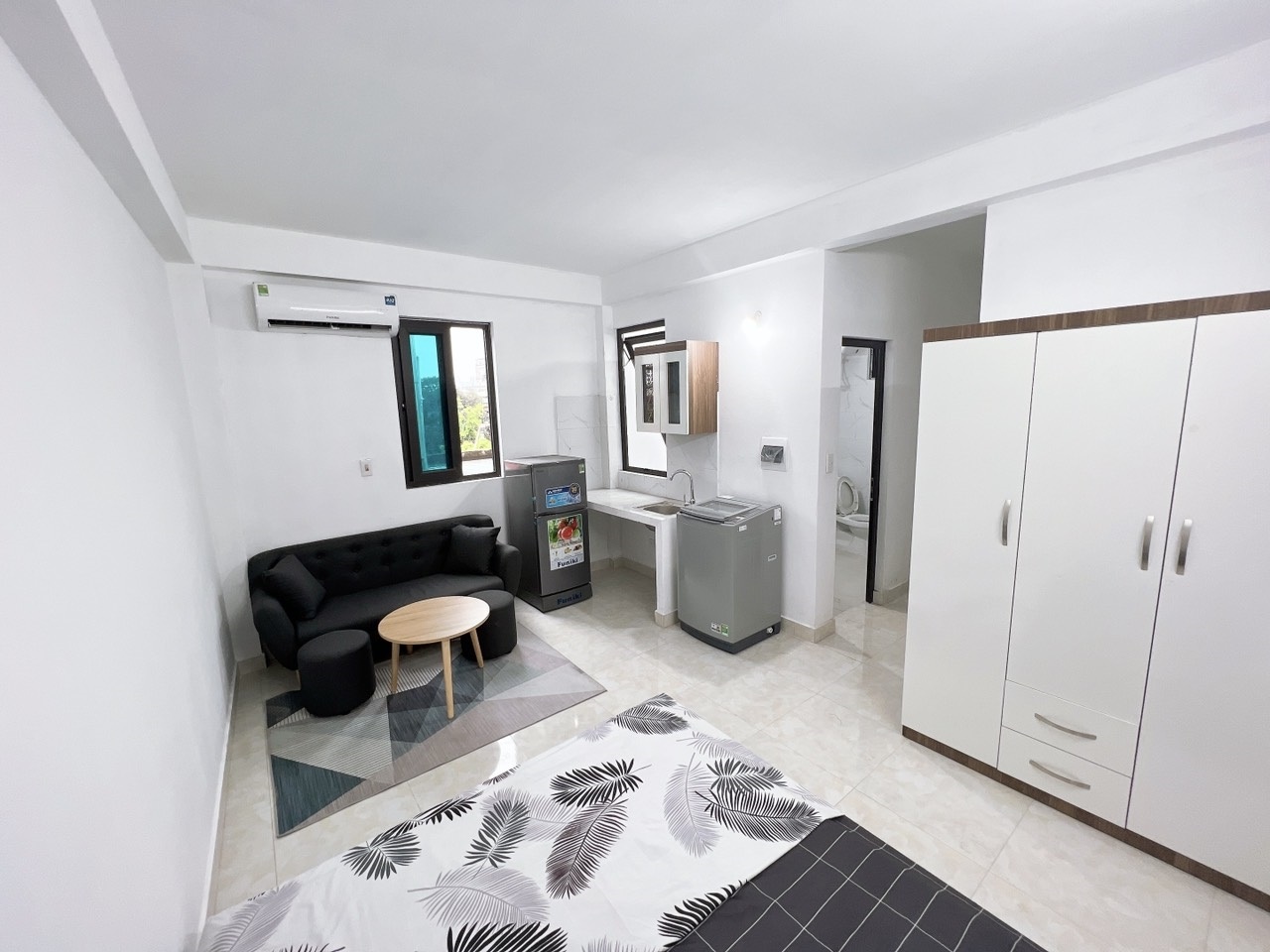 Phòng trọ Studio 25m2 tại QHOME Quan Nhân - Thanh Xuân - Phòng khách
