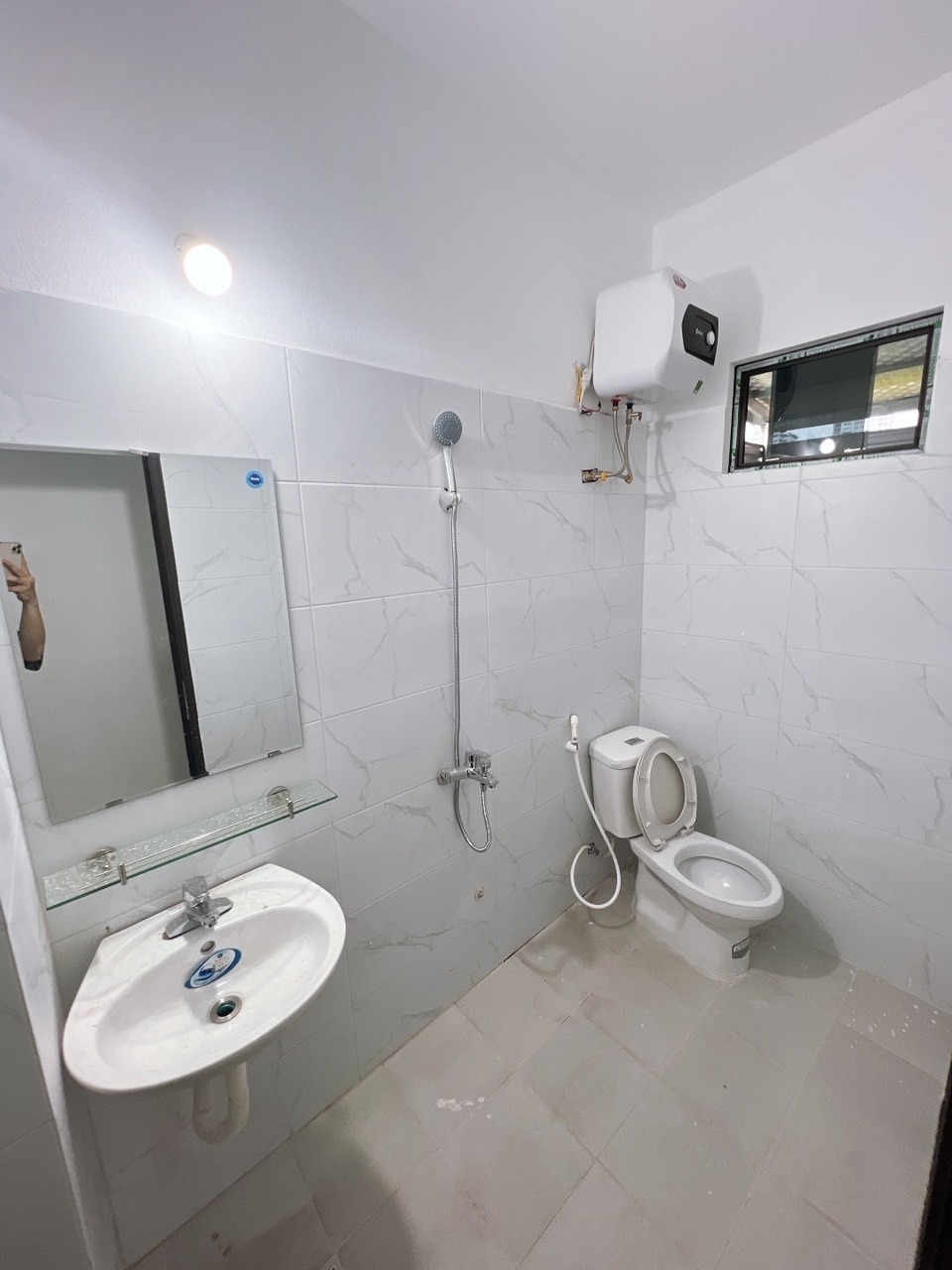 Phòng trọ Studio 25m2 tại QHOME Quan Nhân - Thanh Xuân - Phòng tắm