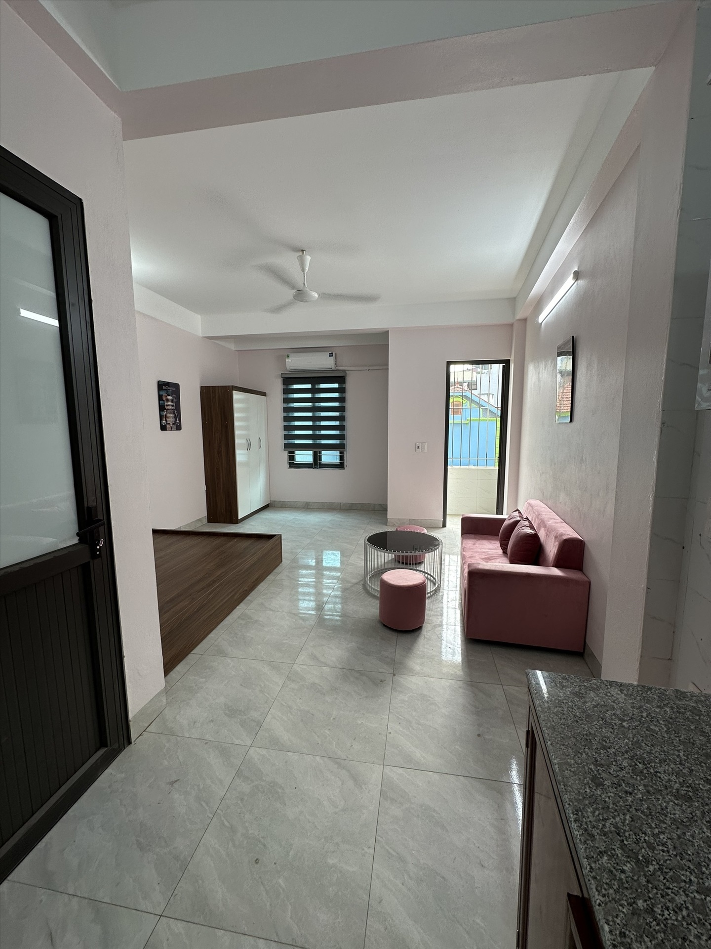 Phòng trọ Studio 32m2 tại BP Home Mễ Trì Hạ - Nam Từ Liêm - Phòng khách